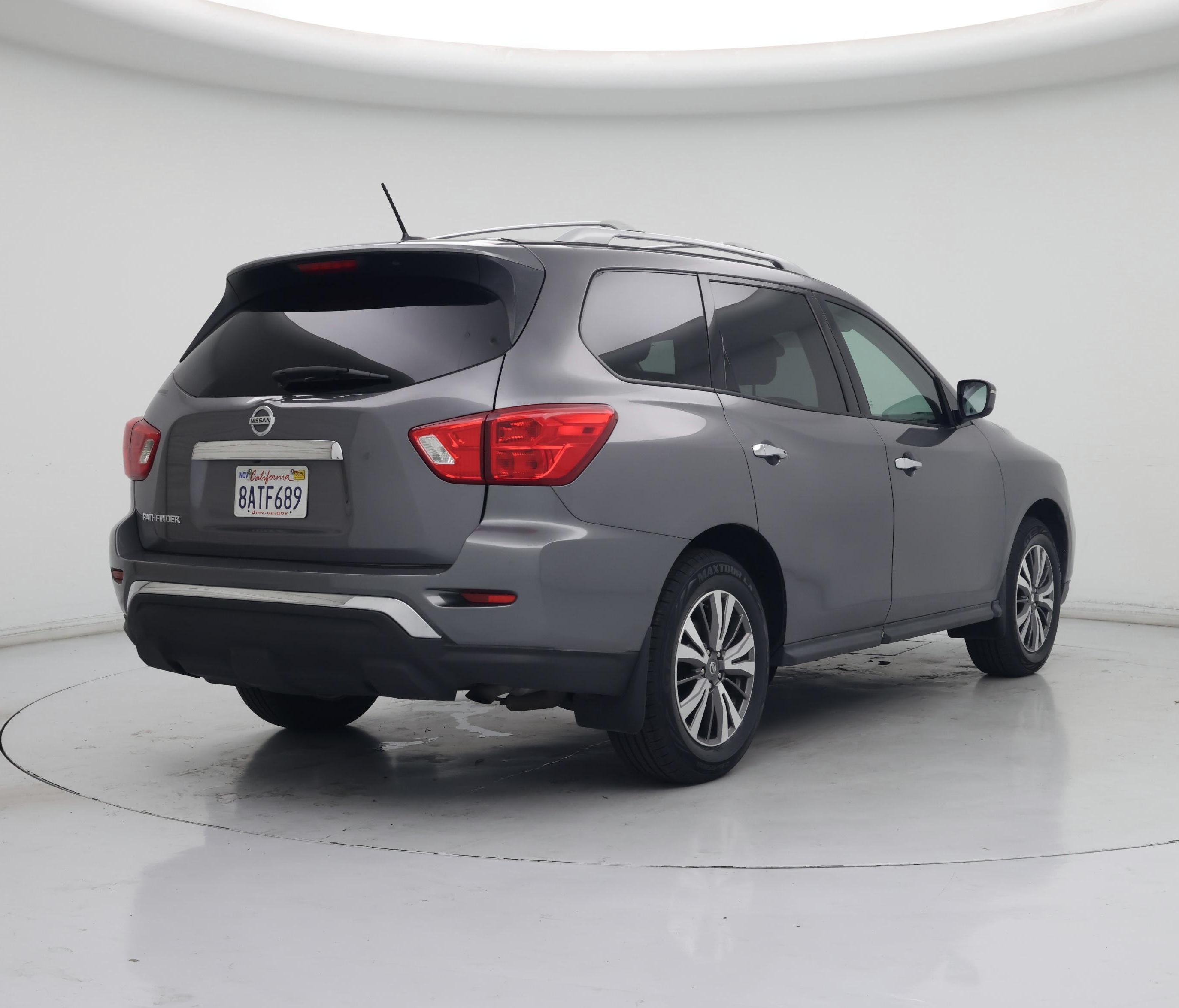 Thumbnail: 2017 Nissan Pathfinder - 8