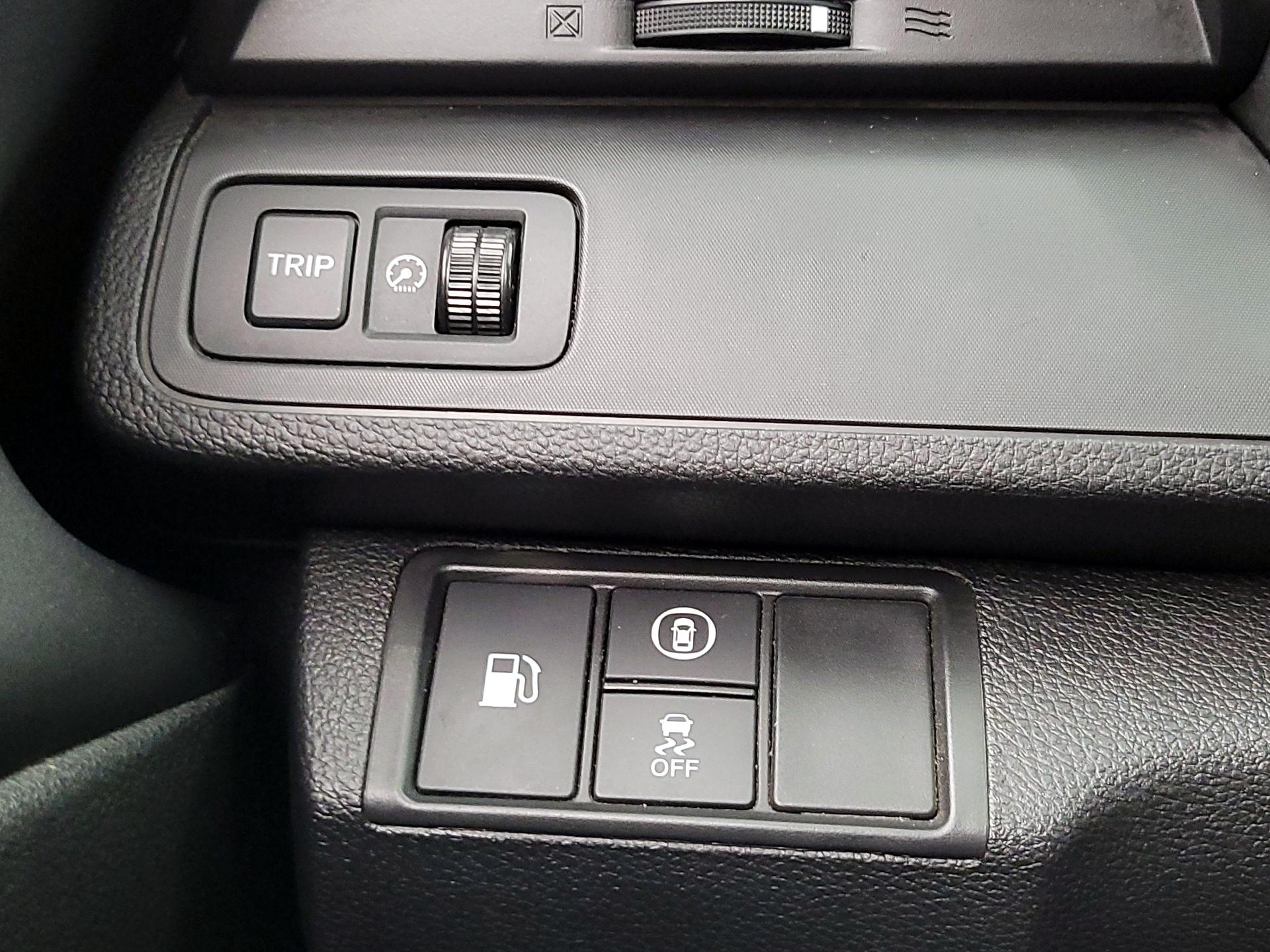 Thumbnail: 2021 Honda Insight - 13