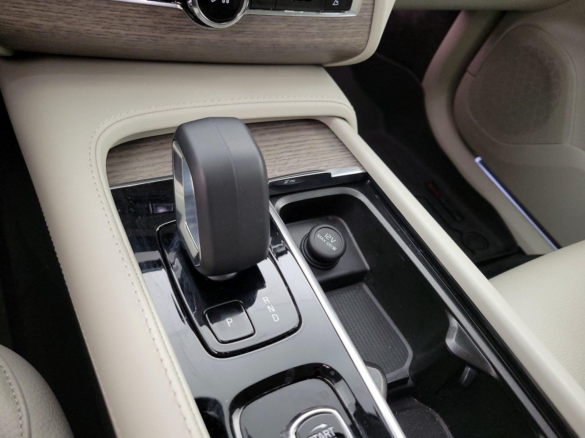 Thumbnail: 2023 Volvo XC90 - 16