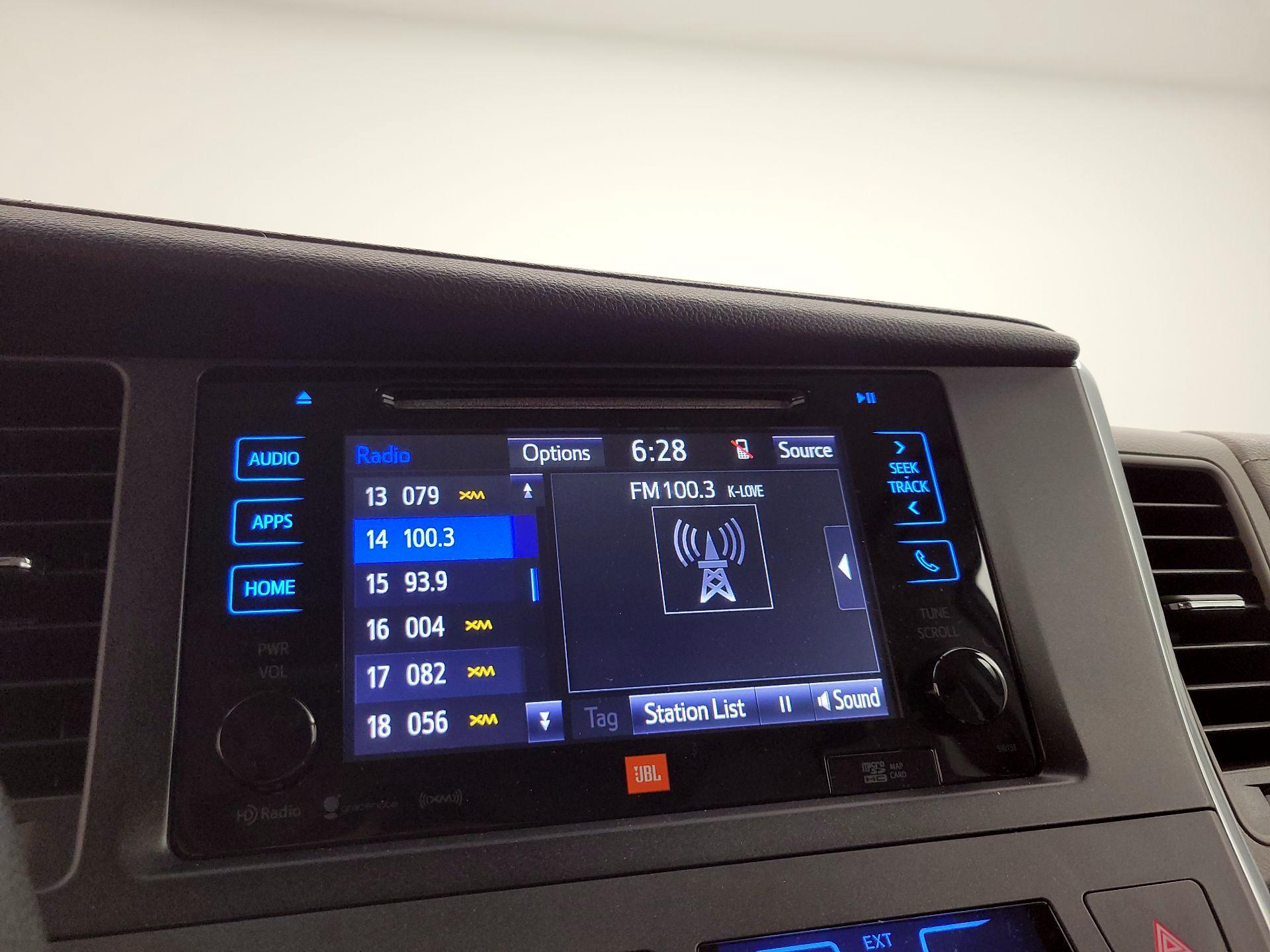 Thumbnail: 2017 Toyota Sienna - 16