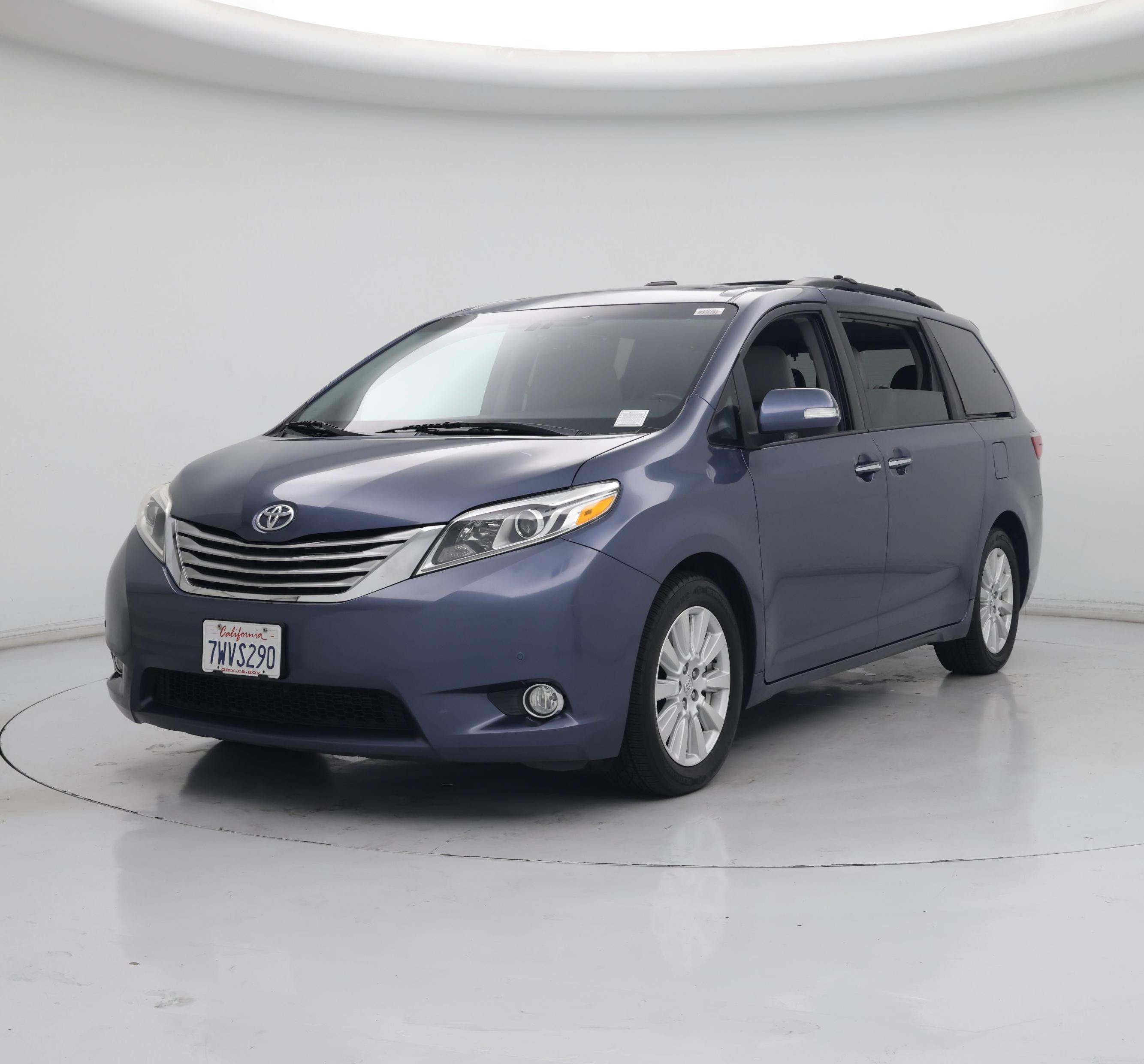 Thumbnail: 2017 Toyota Sienna - 4