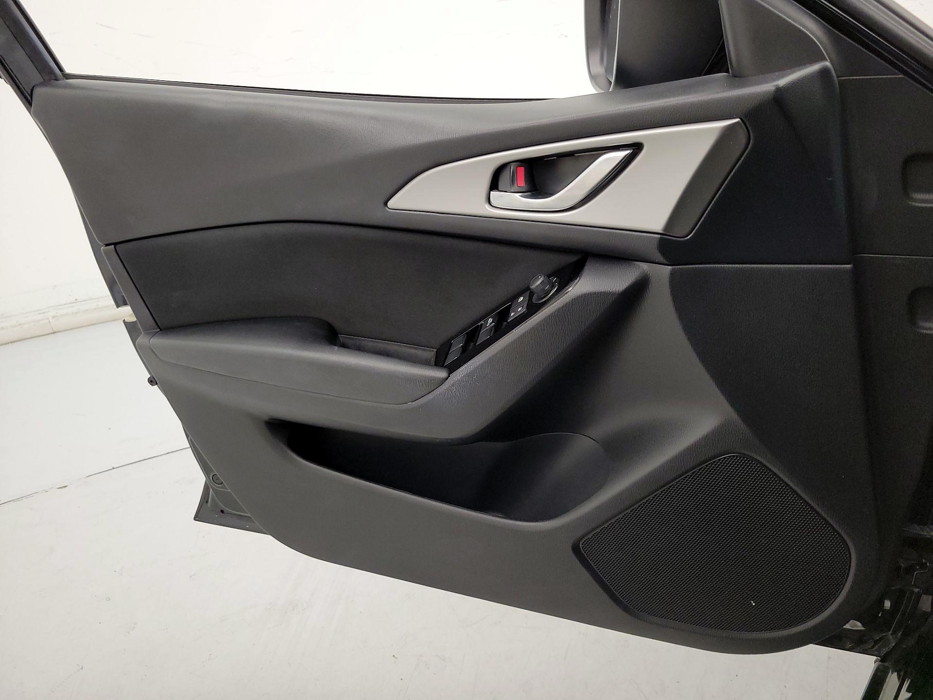 Thumbnail: 2017 Mazda Mazda3 - 12