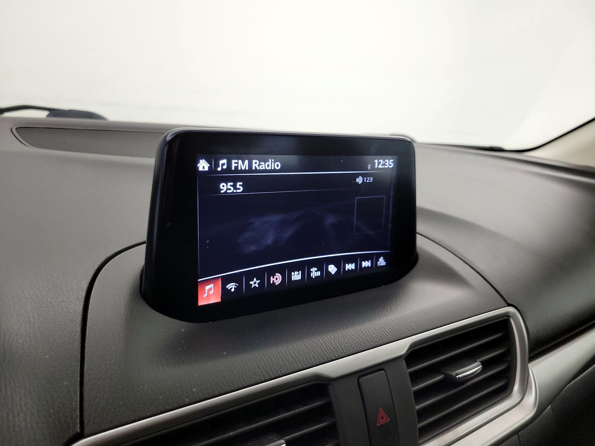 Thumbnail: 2017 Mazda Mazda3 - 15