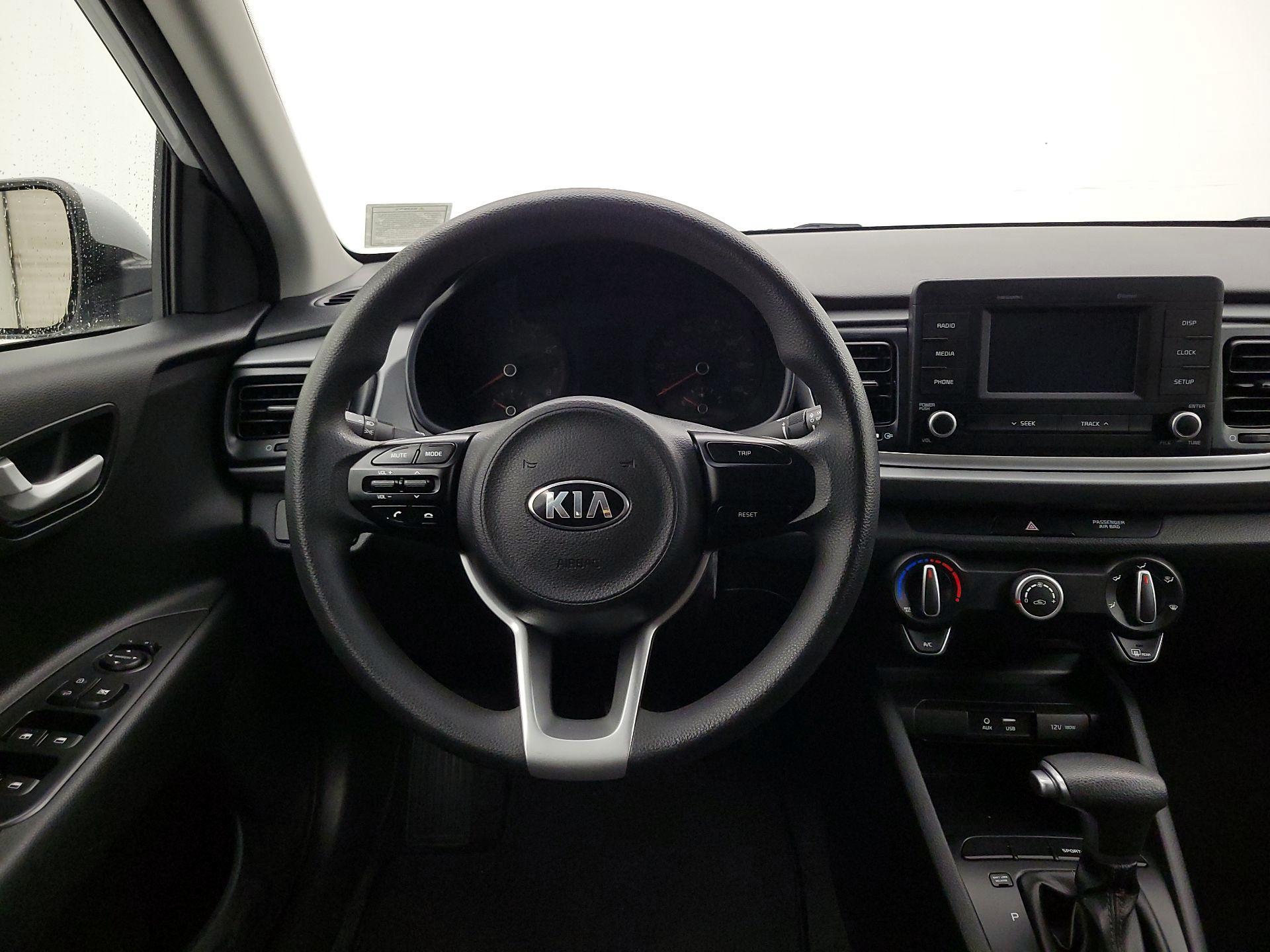 Thumbnail: 2019 Kia Rio - 10