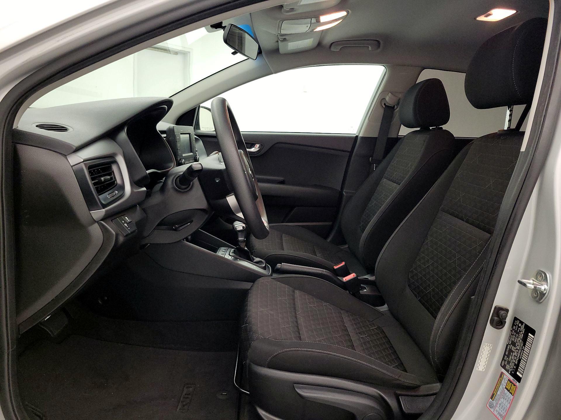 Thumbnail: 2019 Kia Rio - 11