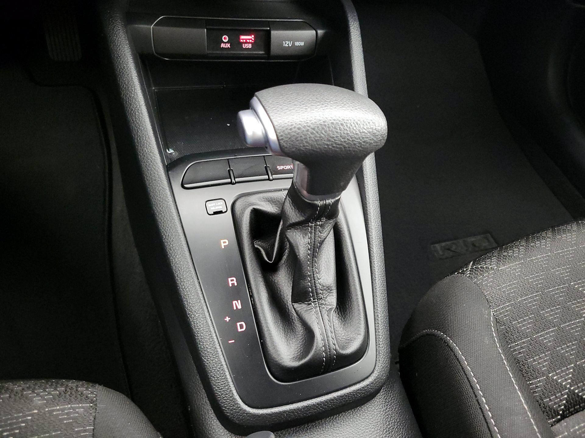 Thumbnail: 2019 Kia Rio - 17