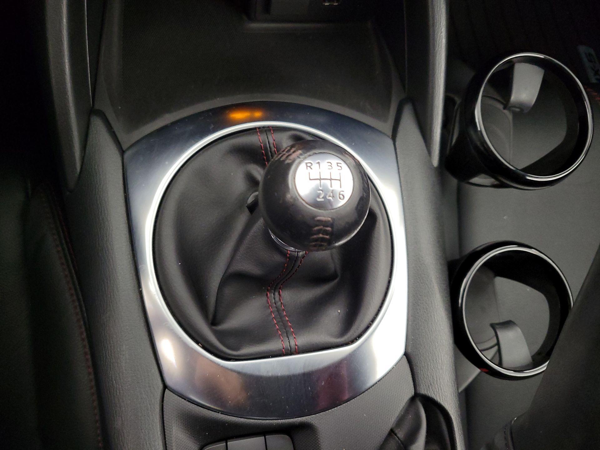 Thumbnail: 2019 Mazda MX-5 Miata - 18