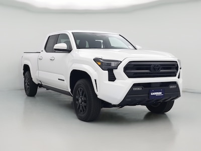 White 2024 Toyota Tacoma SR5