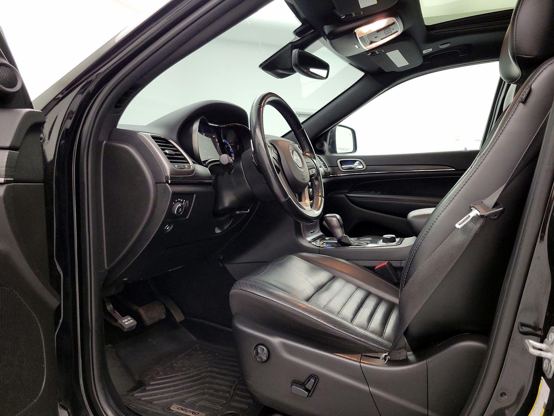 Thumbnail: 2020 Jeep Grand Cherokee - 11