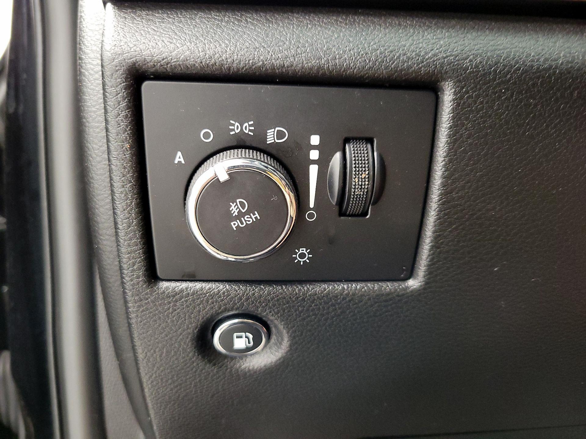 Thumbnail: 2020 Jeep Grand Cherokee - 13