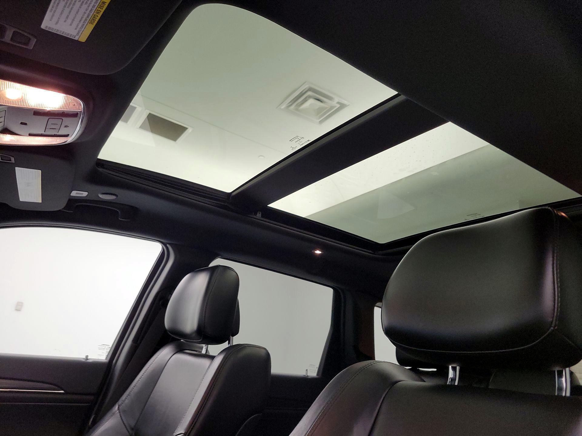 Thumbnail: 2020 Jeep Grand Cherokee - 20