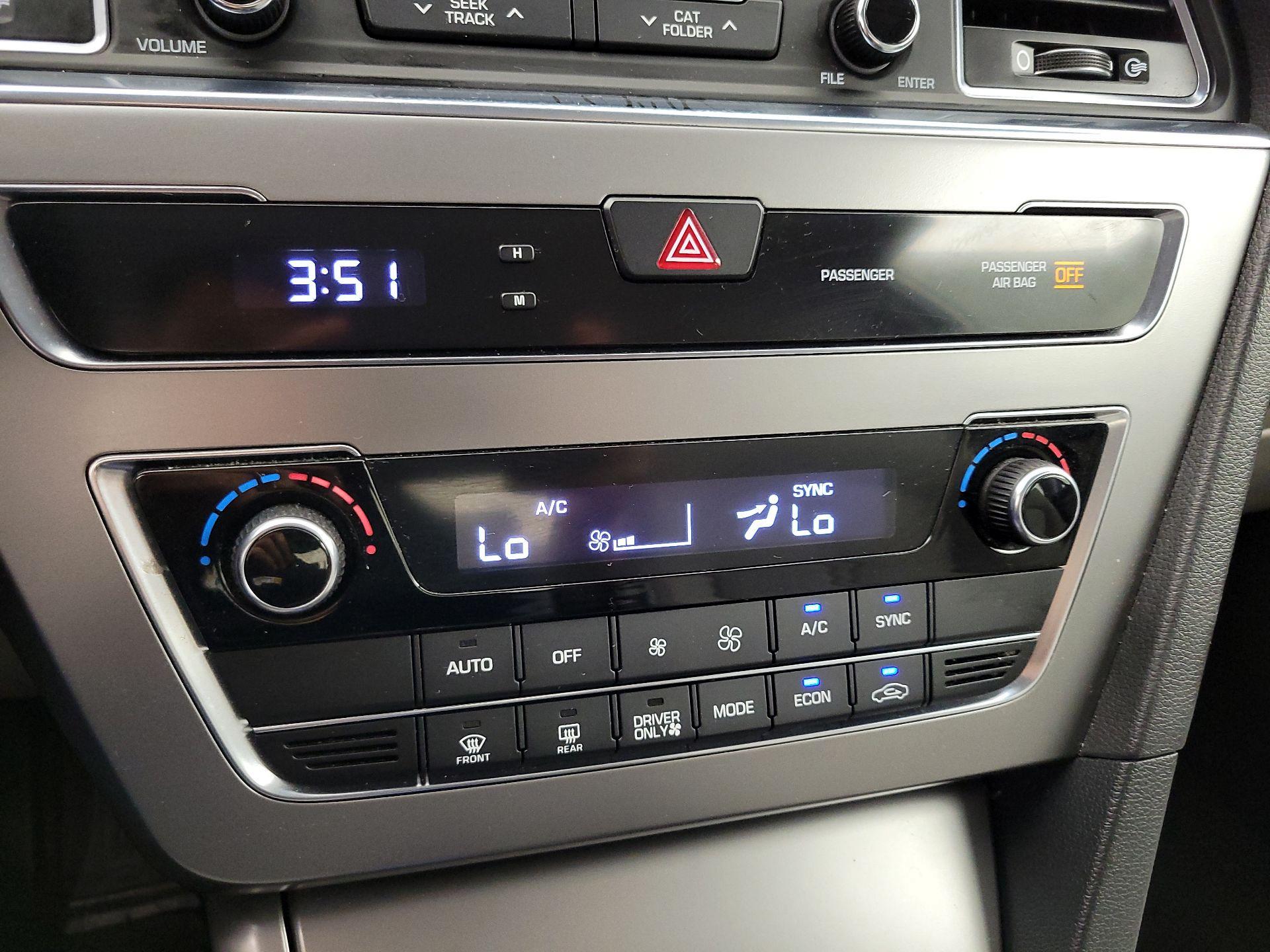 Thumbnail: 2016 Hyundai Sonata - 16