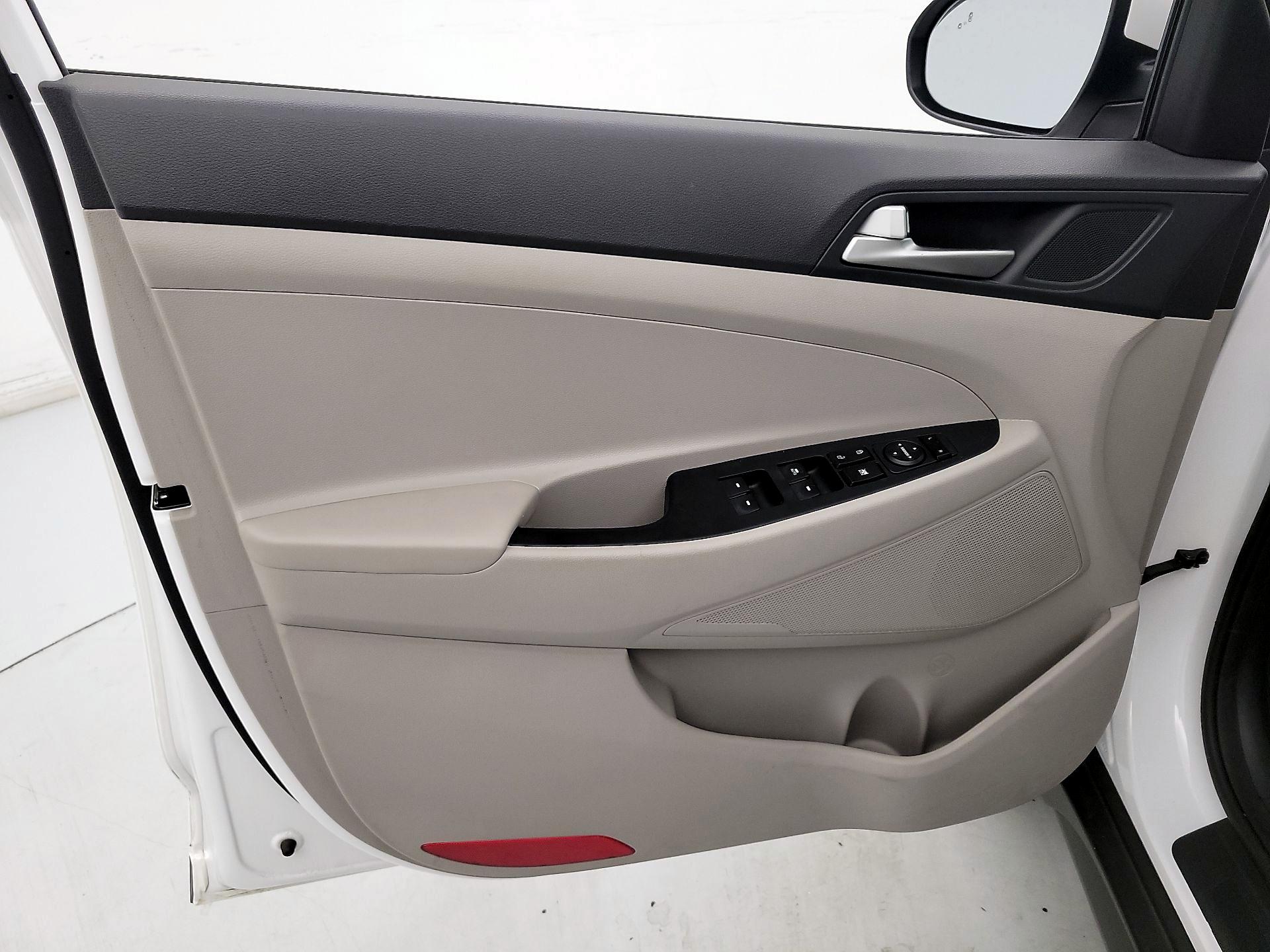 Thumbnail: 2019 Hyundai Tucson - 12