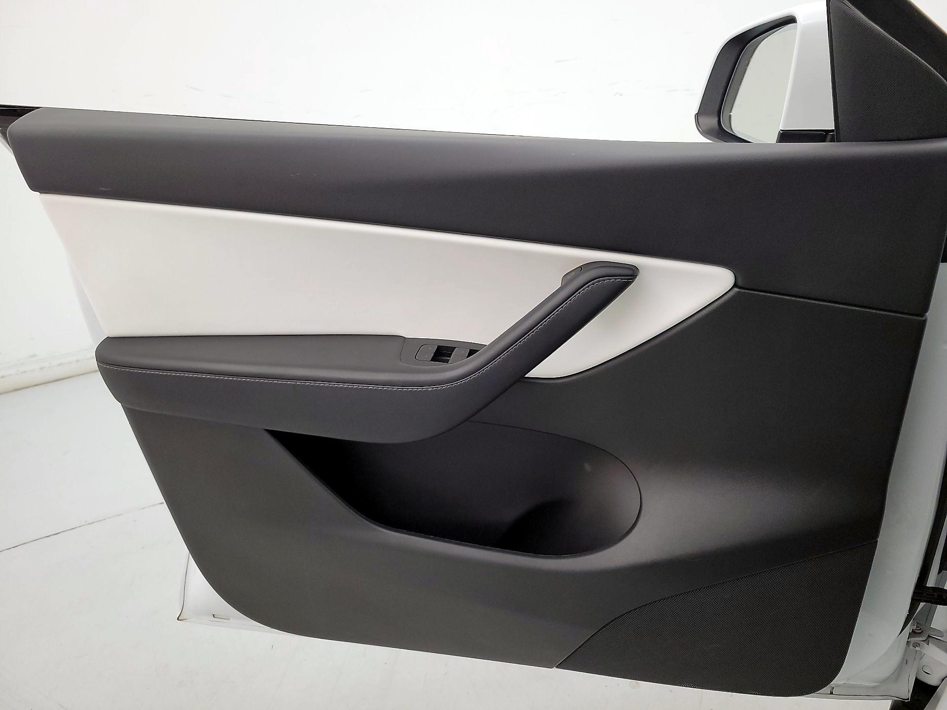 Thumbnail: 2022 Tesla Model Y - 12