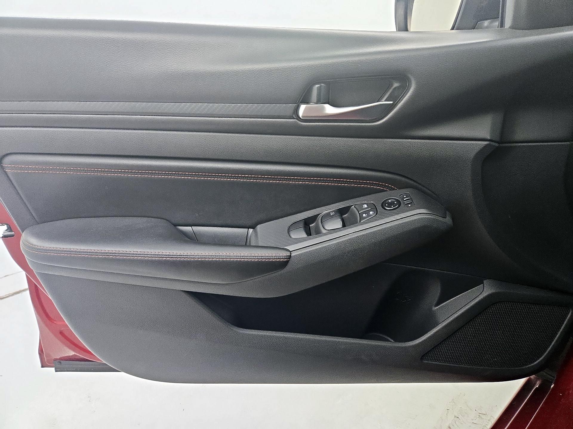 Thumbnail: 2021 Nissan Altima - 12