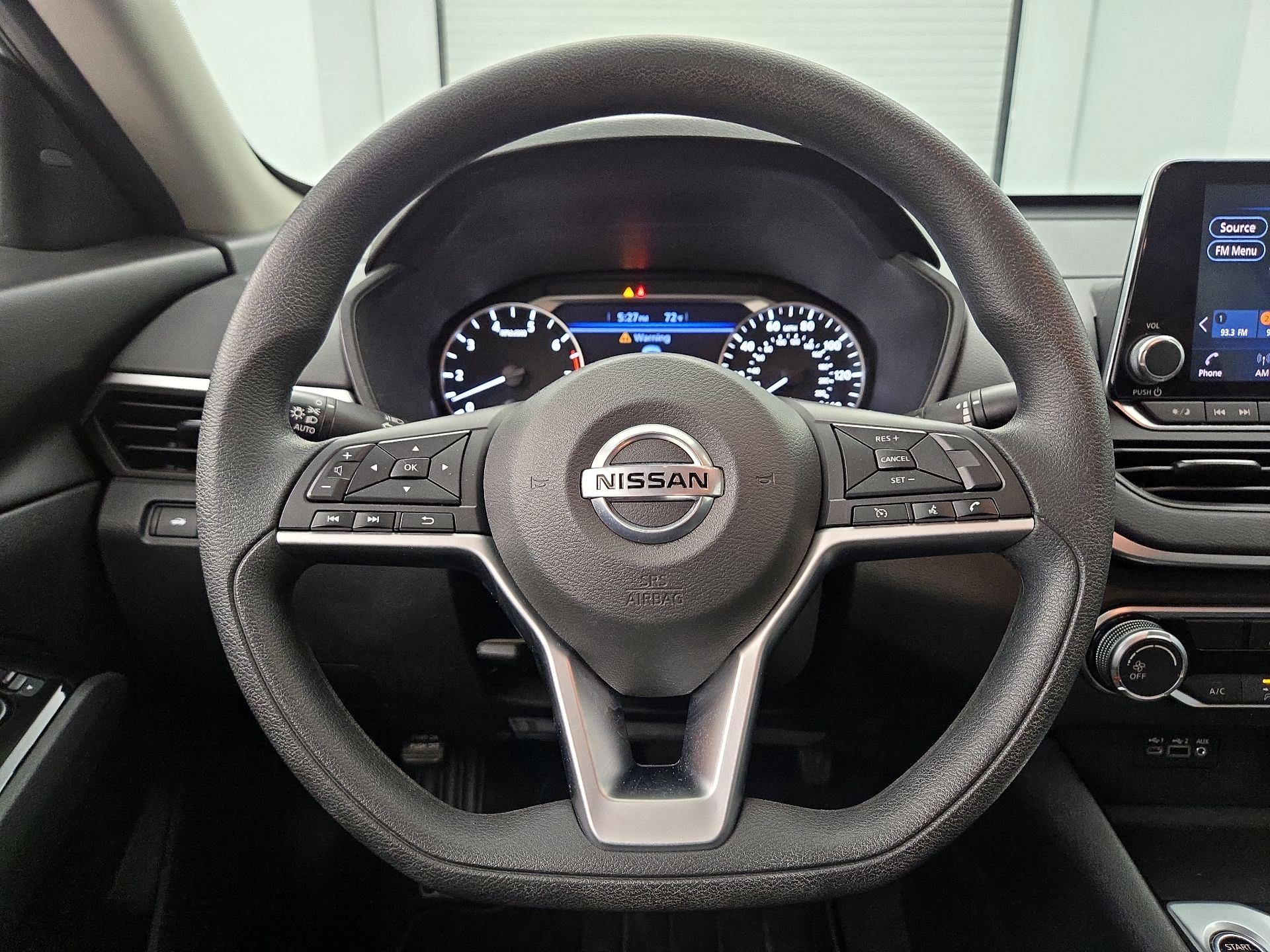 Thumbnail: 2021 Nissan Altima - 10