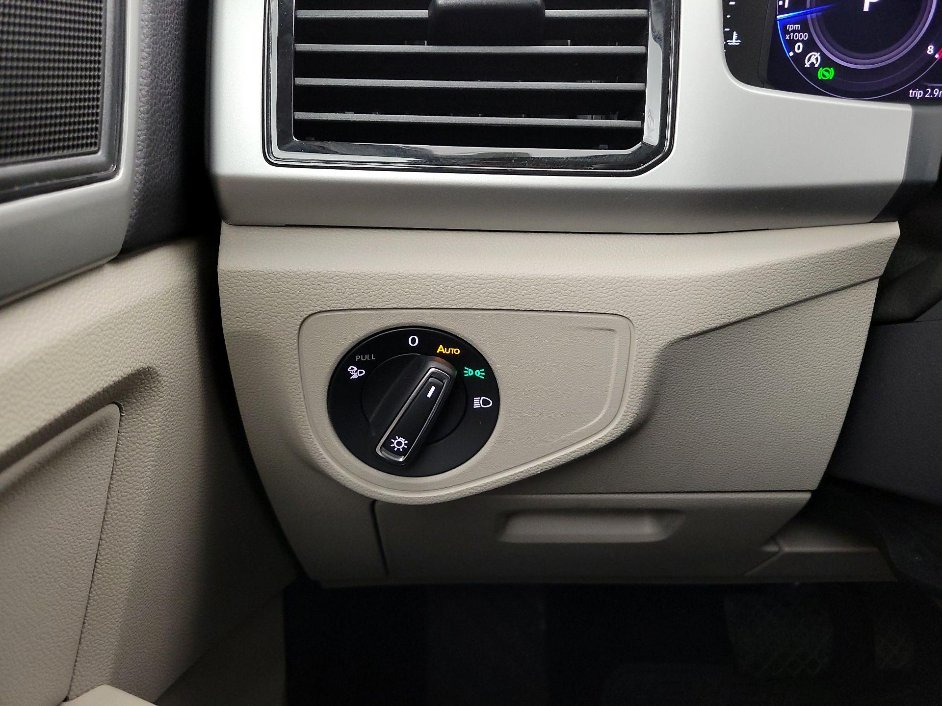 Thumbnail: 2022 Volkswagen Atlas - 13