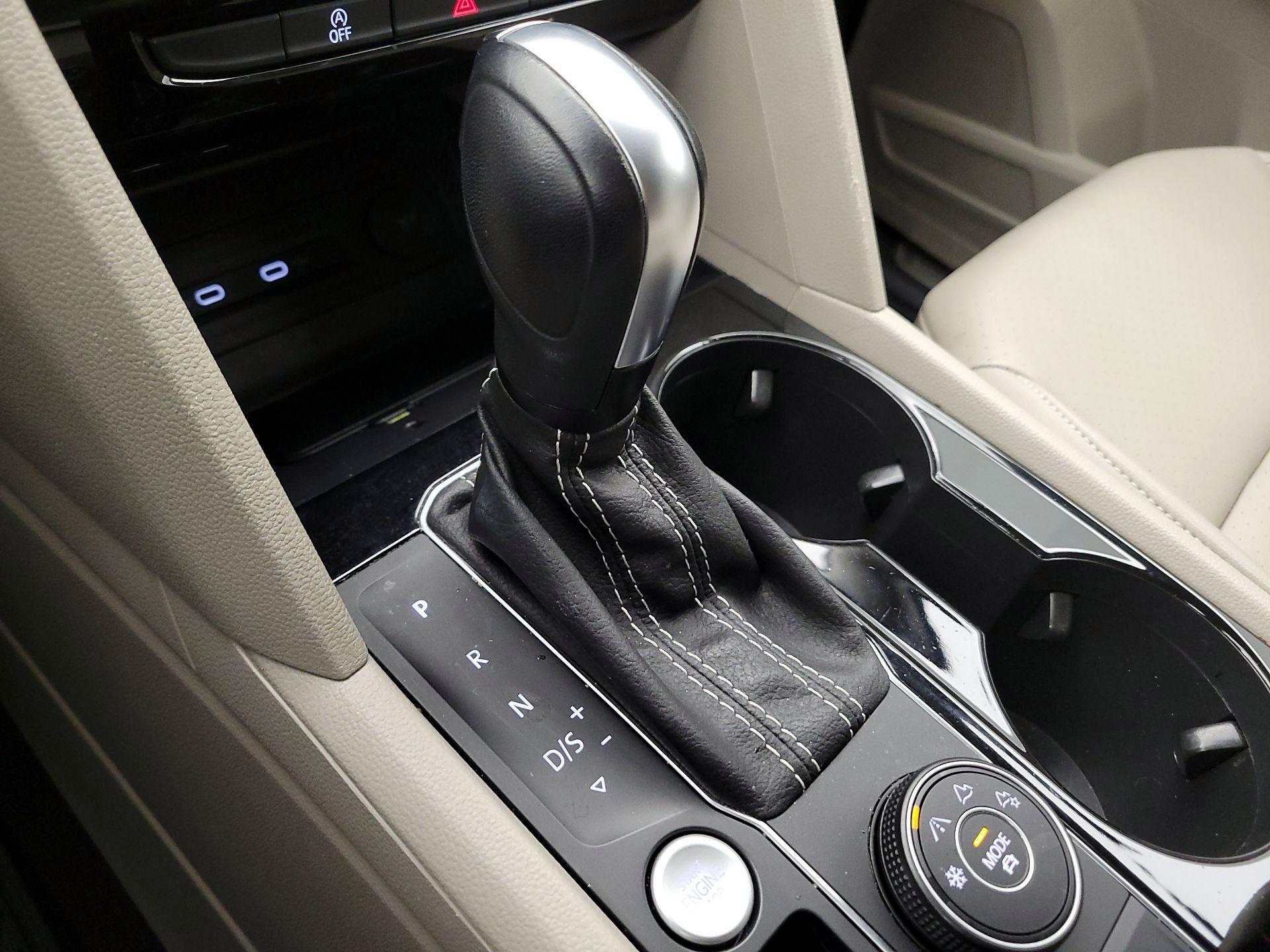 Thumbnail: 2022 Volkswagen Atlas - 17