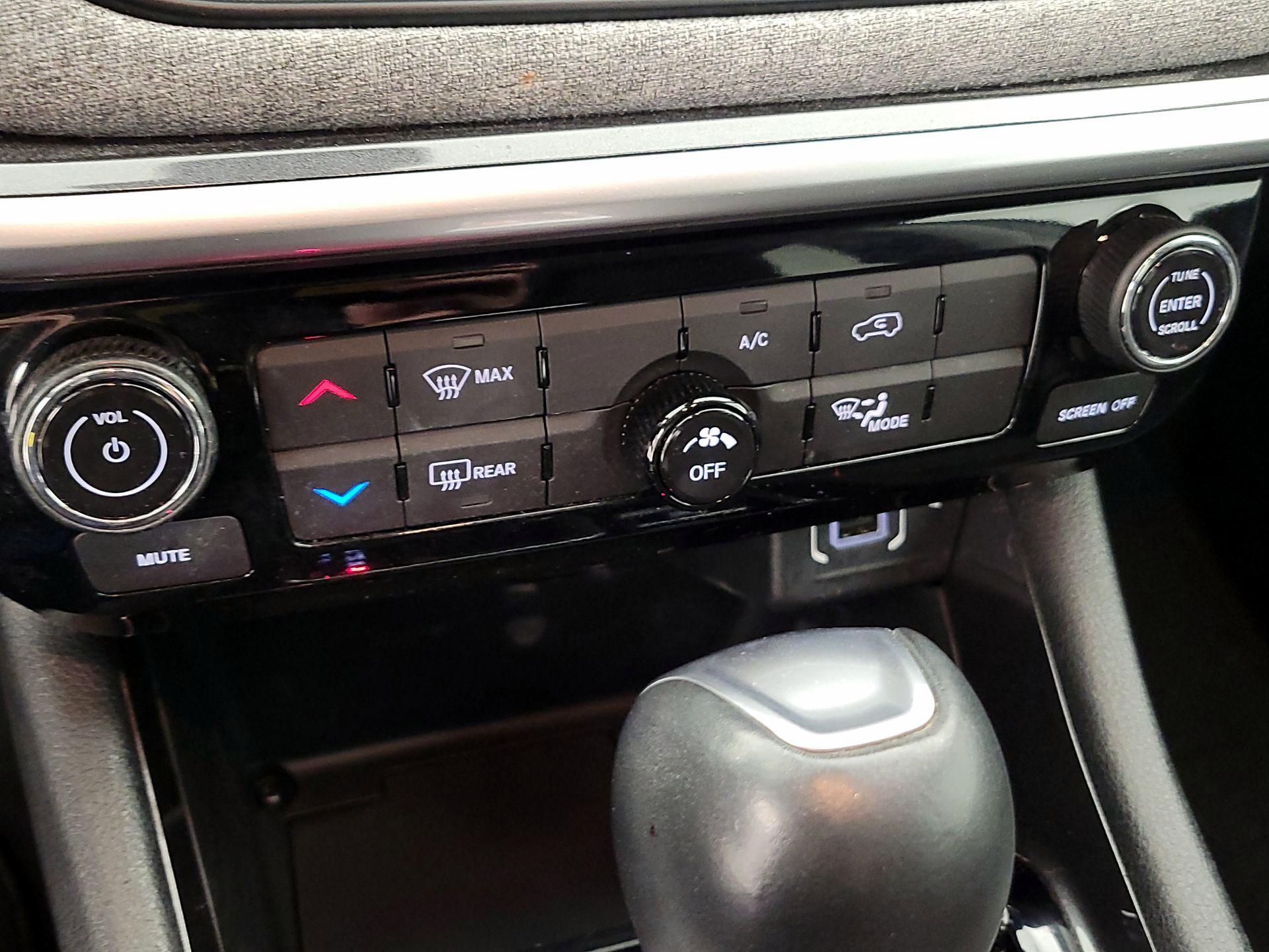 Thumbnail: 2022 Jeep Compass - 16