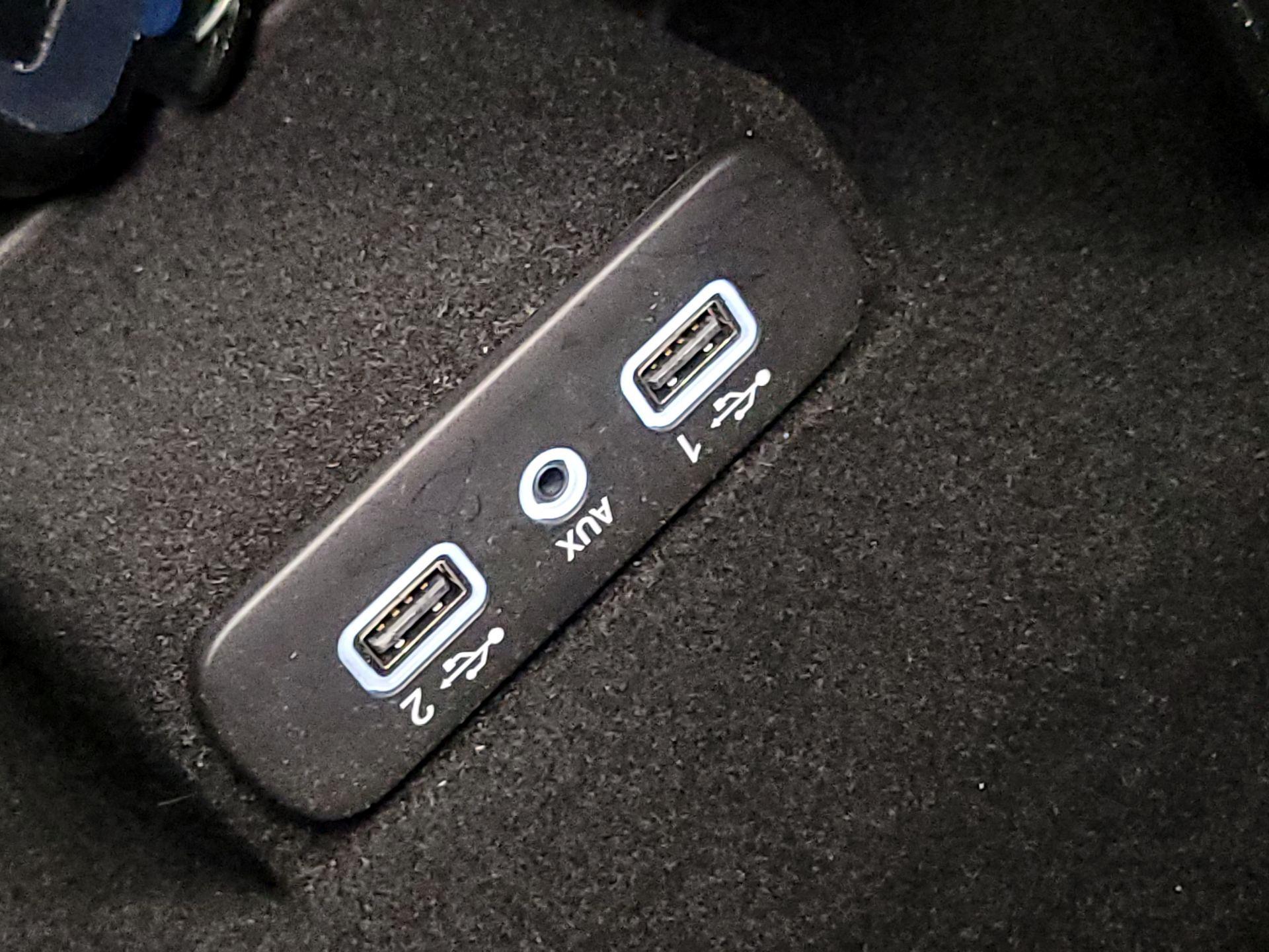 Thumbnail: 2021 Dodge Charger - 18