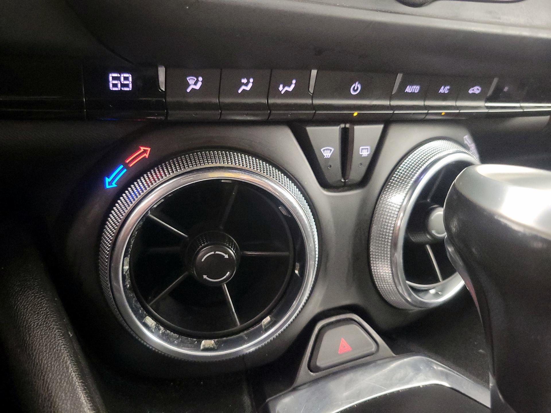 Thumbnail: 2020 Chevrolet Camaro - 16