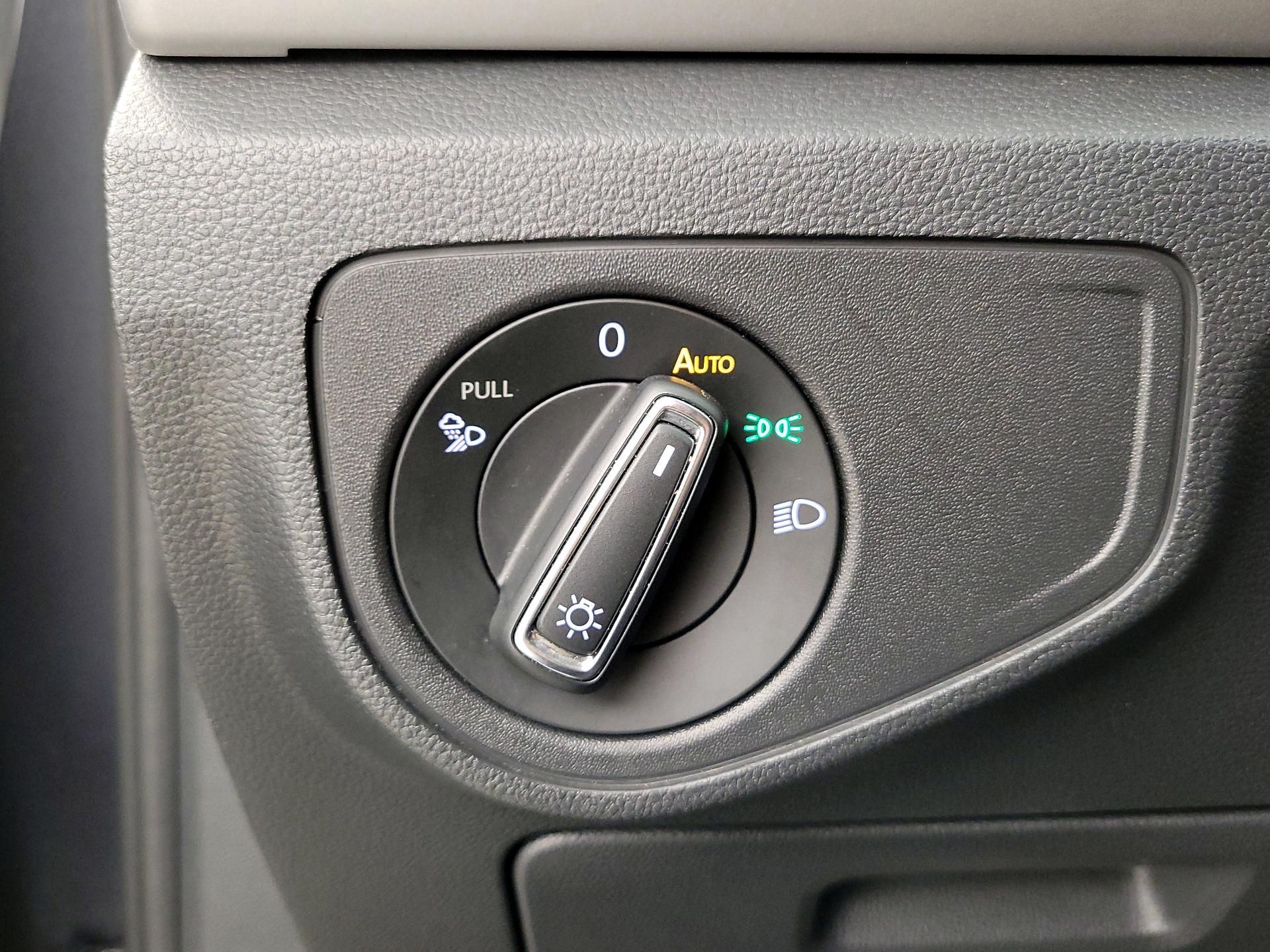 Thumbnail: 2021 Volkswagen Atlas - 13