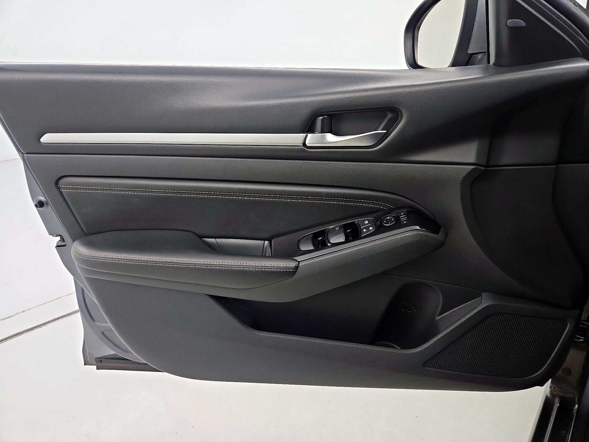 Thumbnail: 2021 Nissan Altima - 12