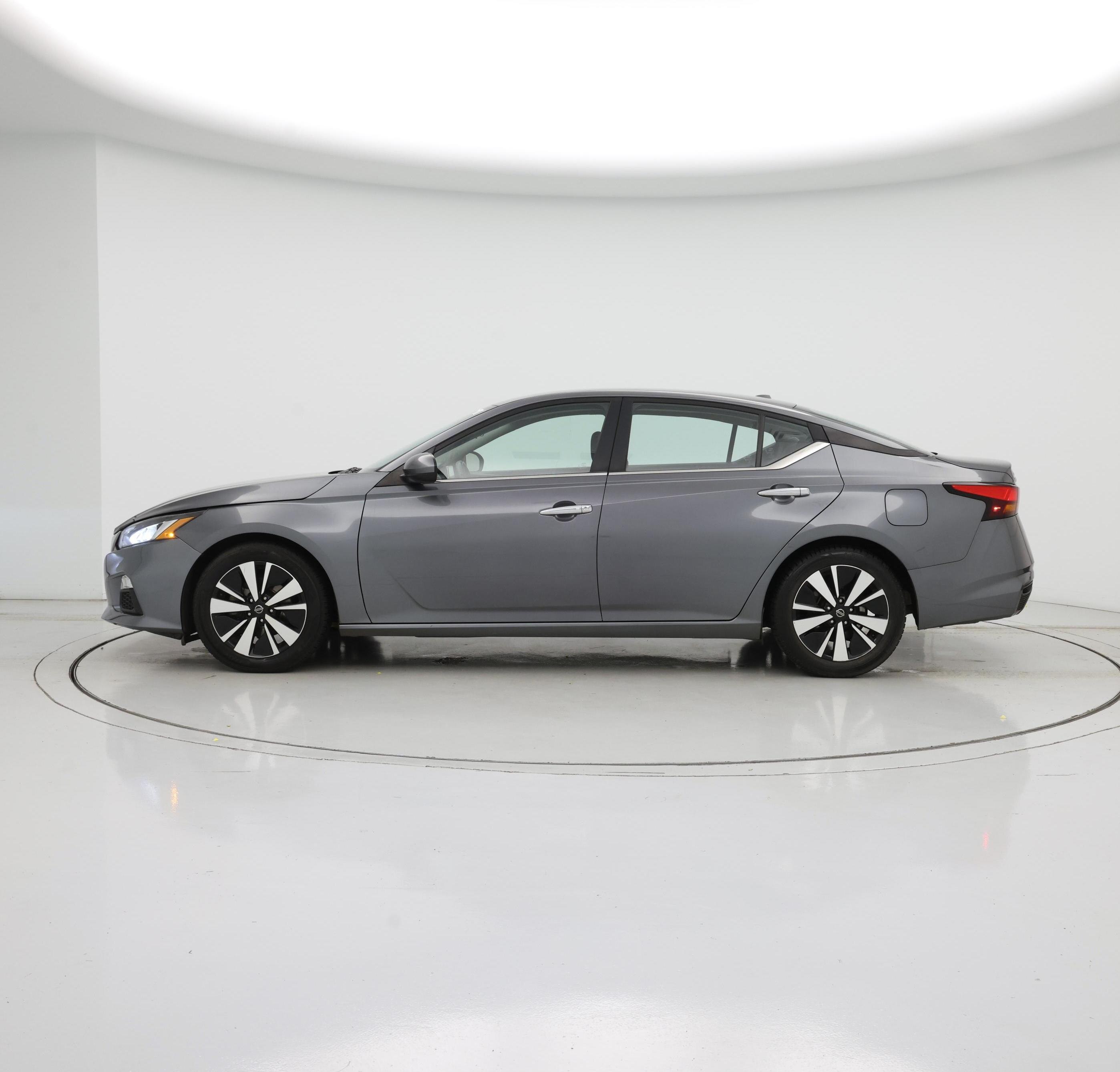 Thumbnail: 2021 Nissan Altima - 3