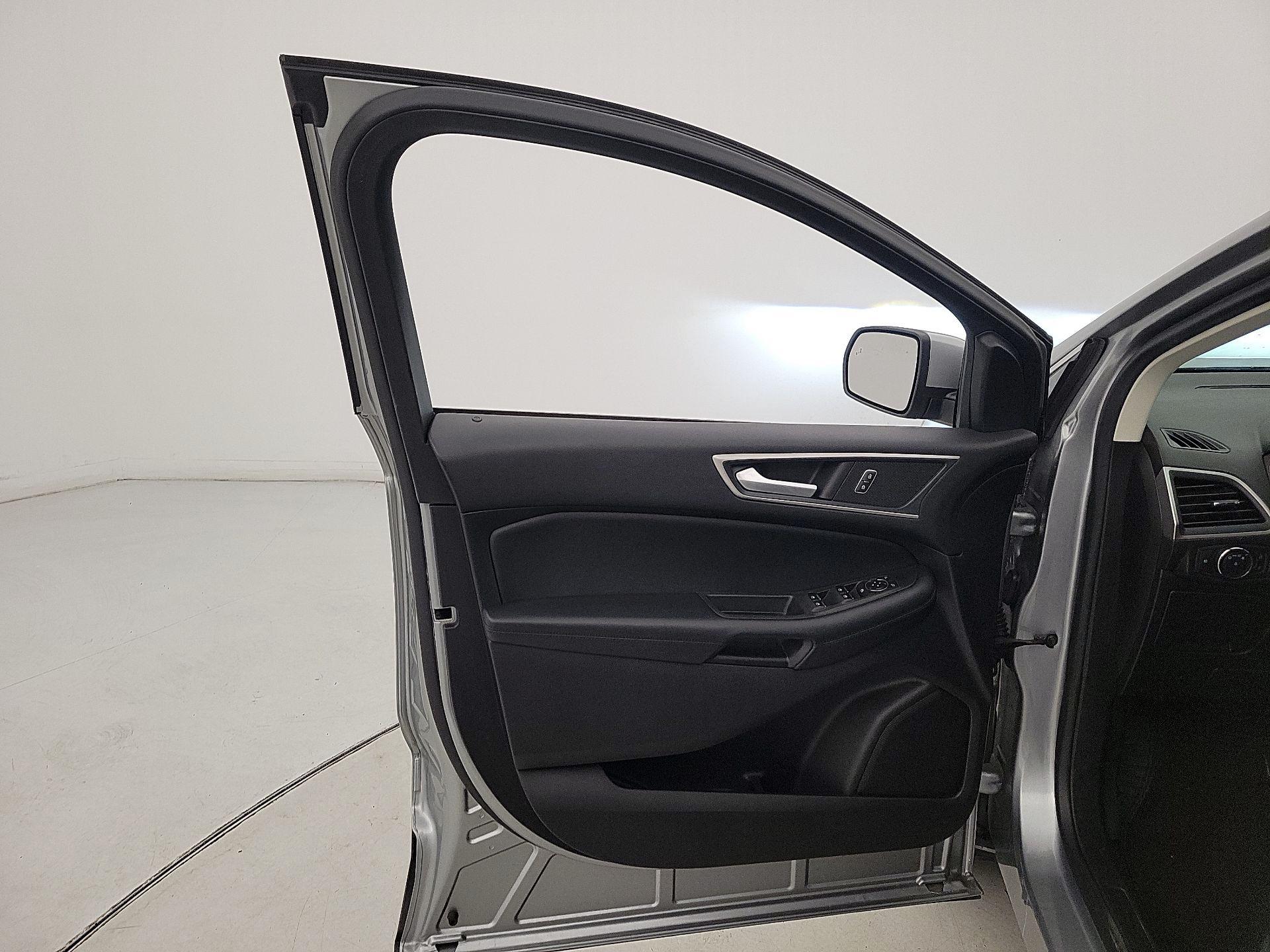 Thumbnail: 2020 Ford Edge - 12