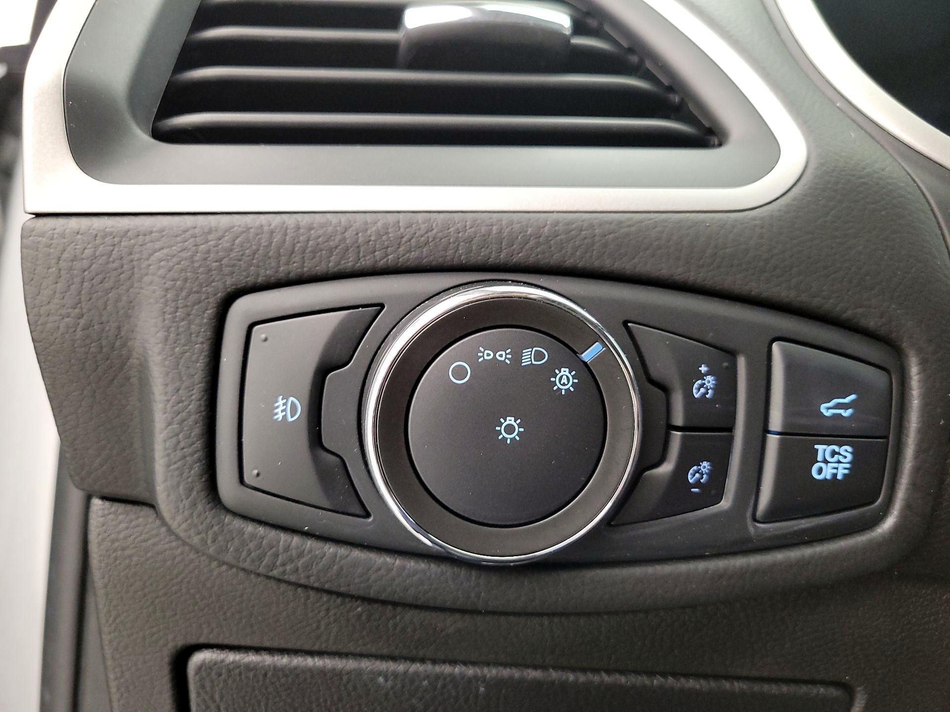 Thumbnail: 2020 Ford Edge - 13