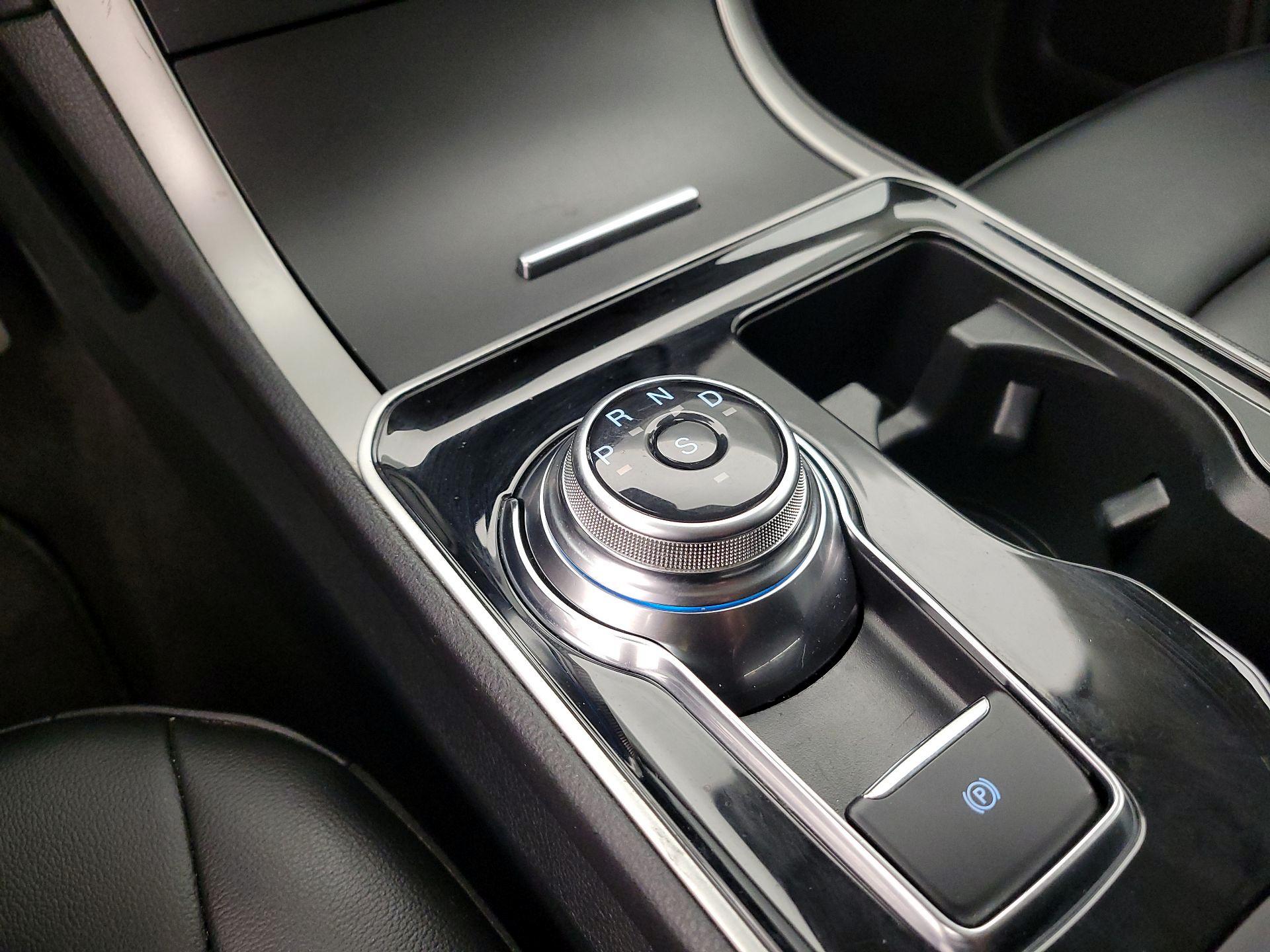 Thumbnail: 2020 Ford Edge - 18