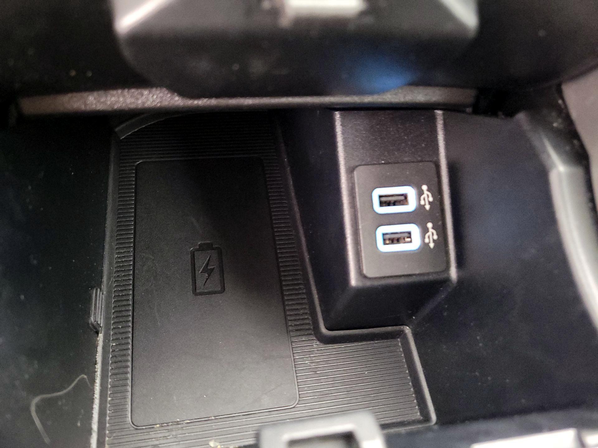 Thumbnail: 2020 Ford Edge - 19