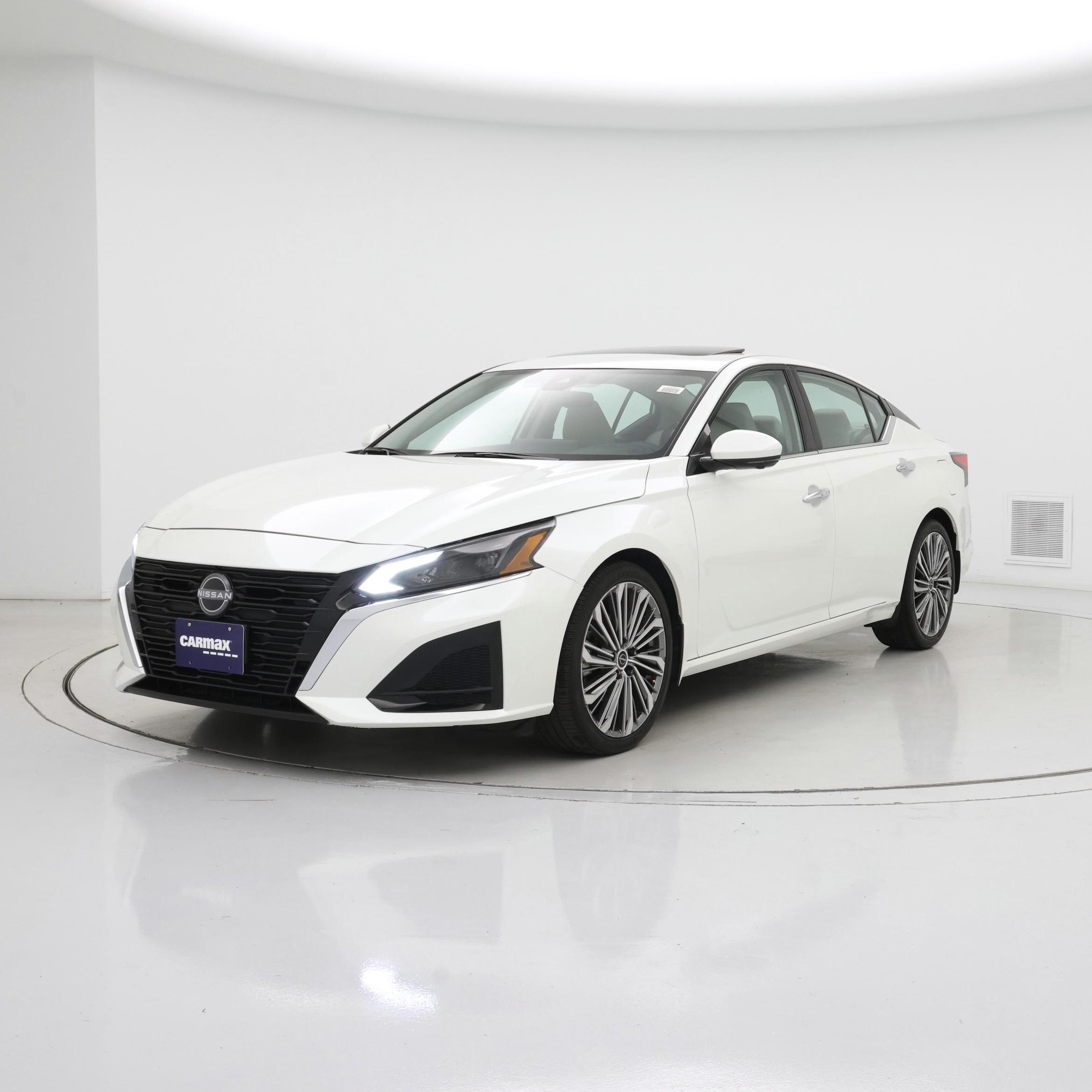 Thumbnail: 2023 Nissan Altima - 4