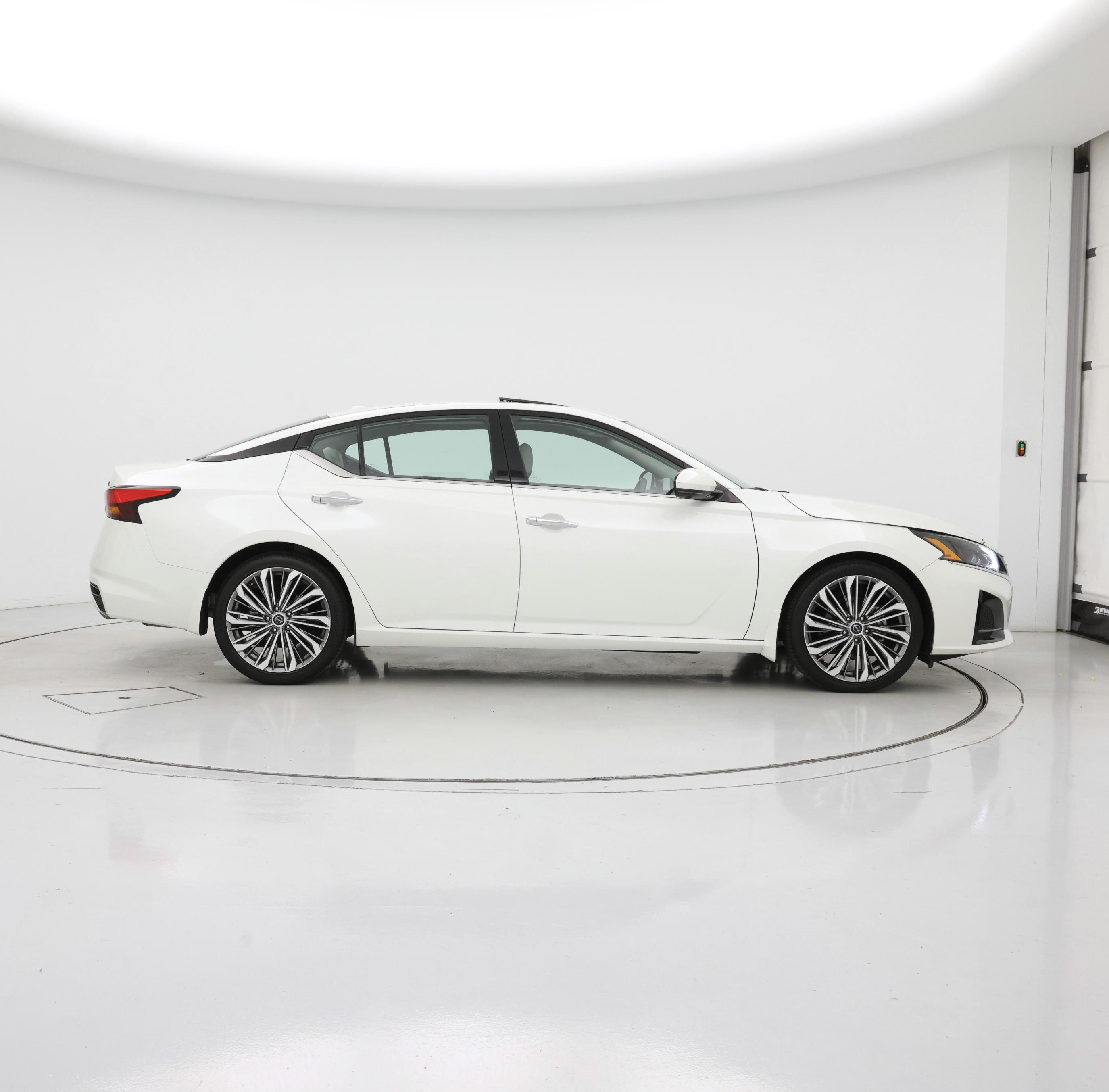 Thumbnail: 2023 Nissan Altima - 7