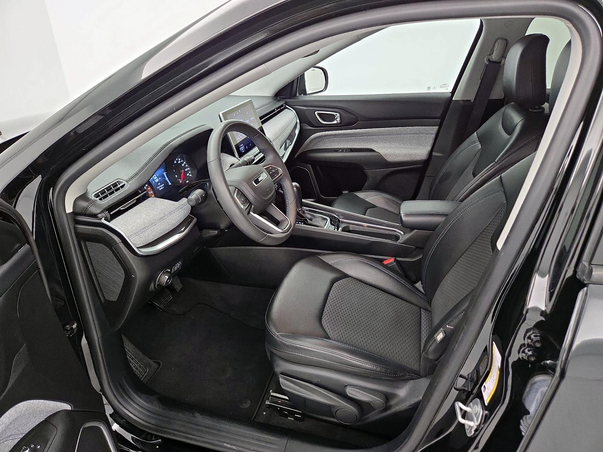 Thumbnail: 2022 Jeep Compass - 11