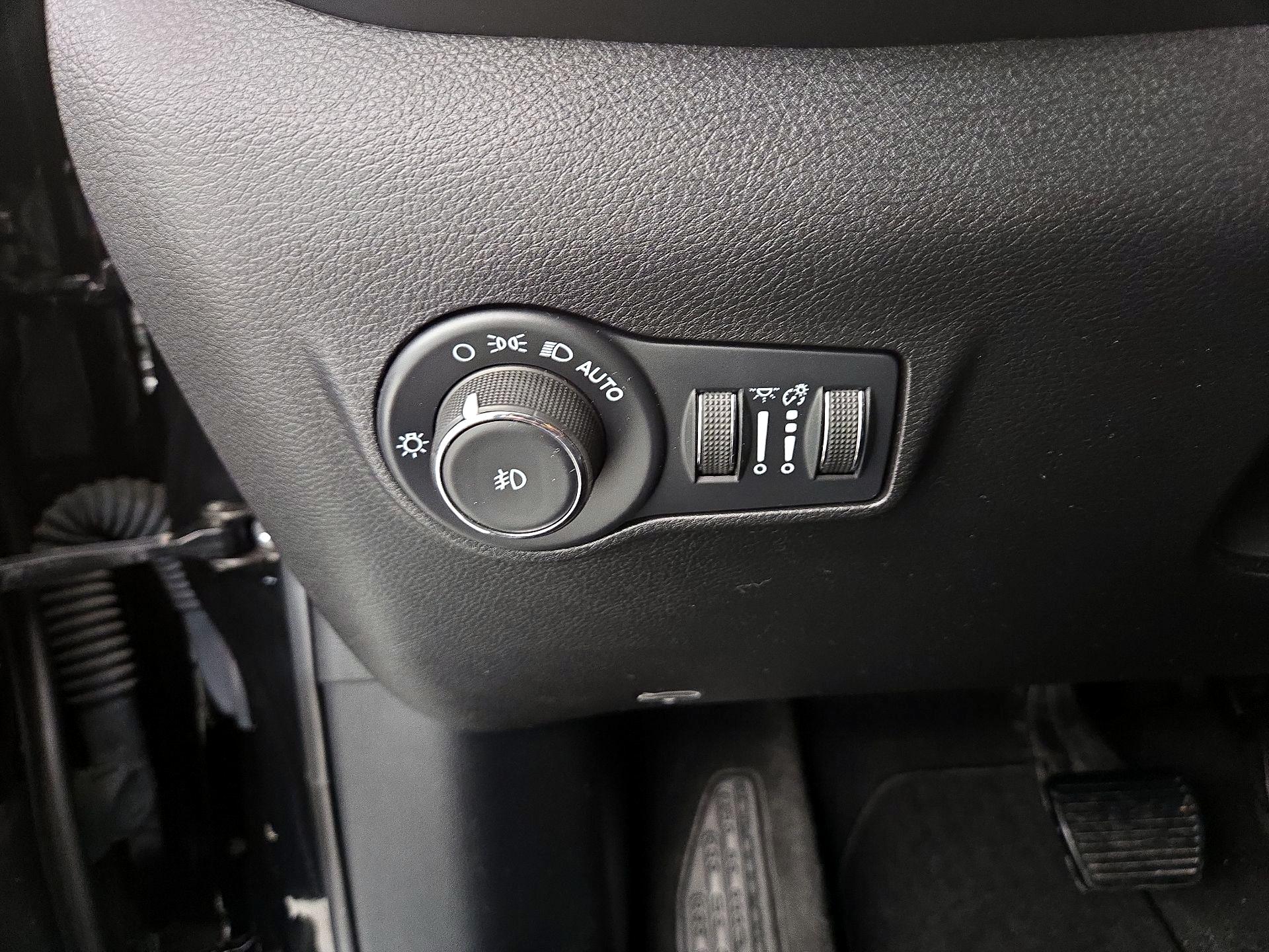 Thumbnail: 2022 Jeep Compass - 13