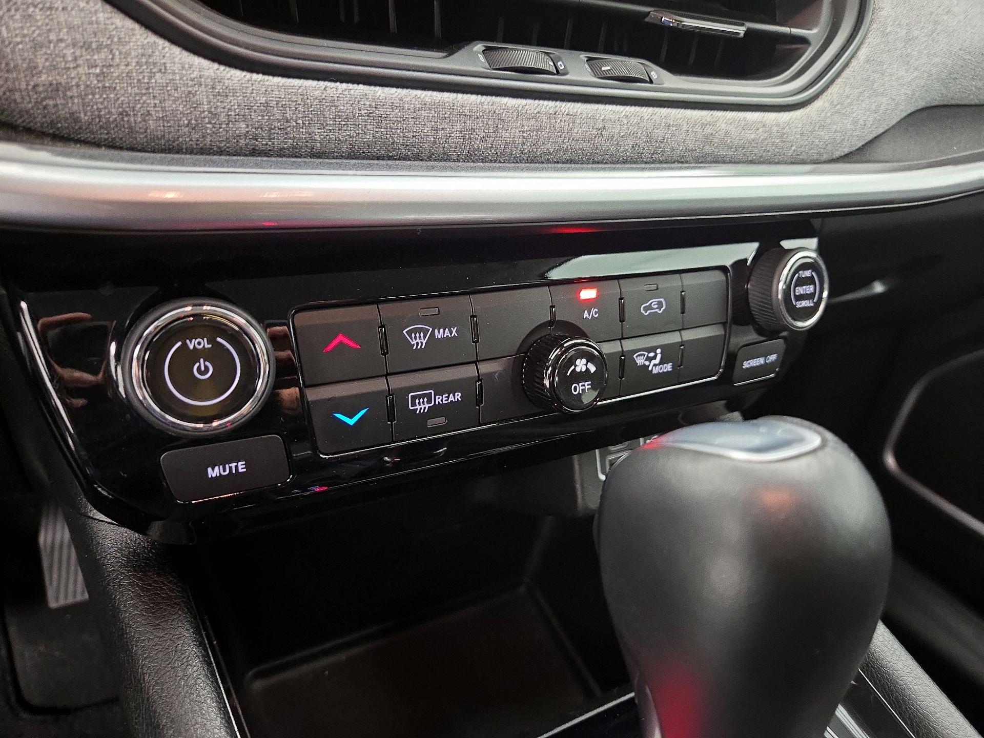 Thumbnail: 2022 Jeep Compass - 16