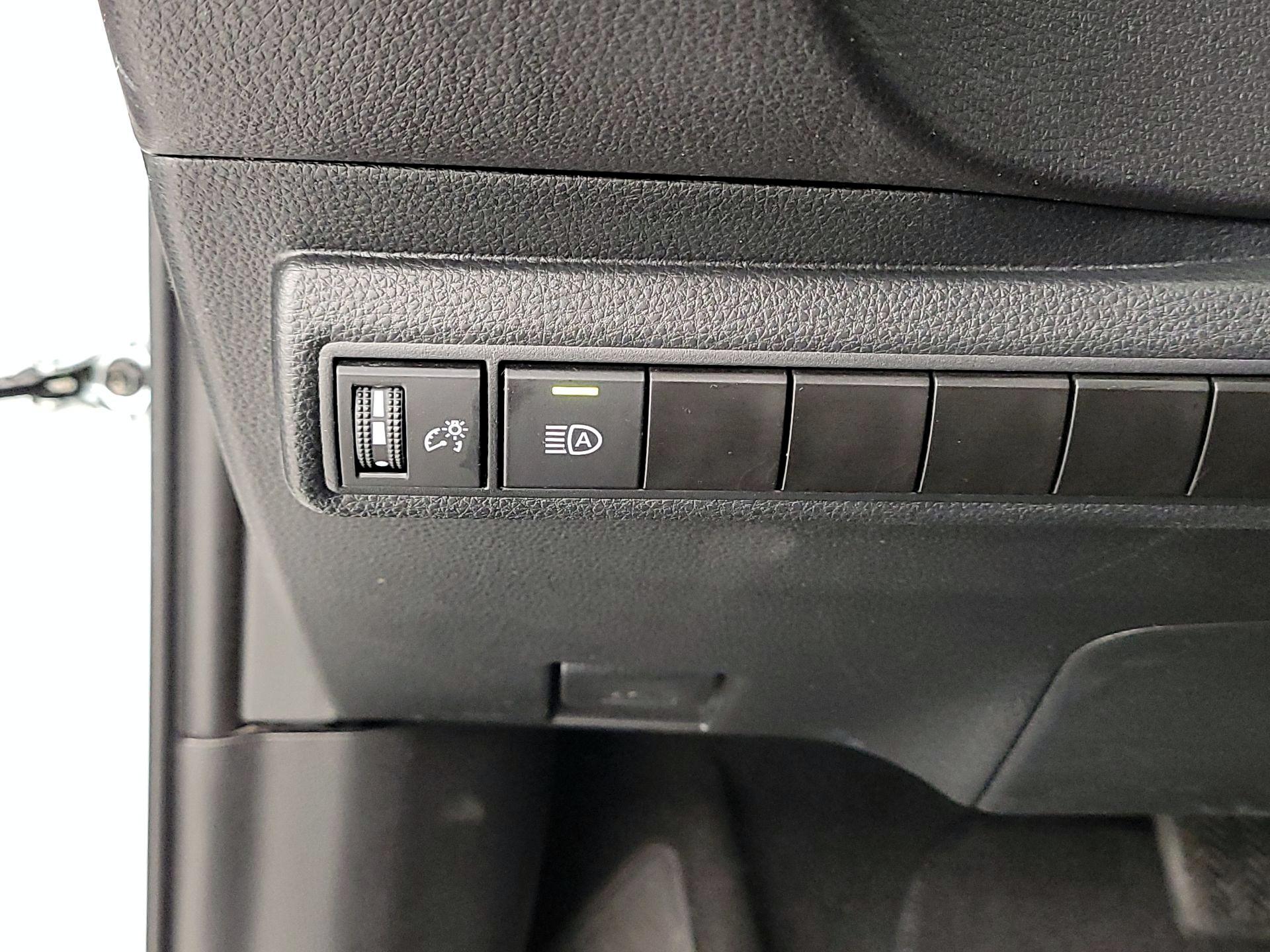 Thumbnail: 2024 Toyota Corolla - 13