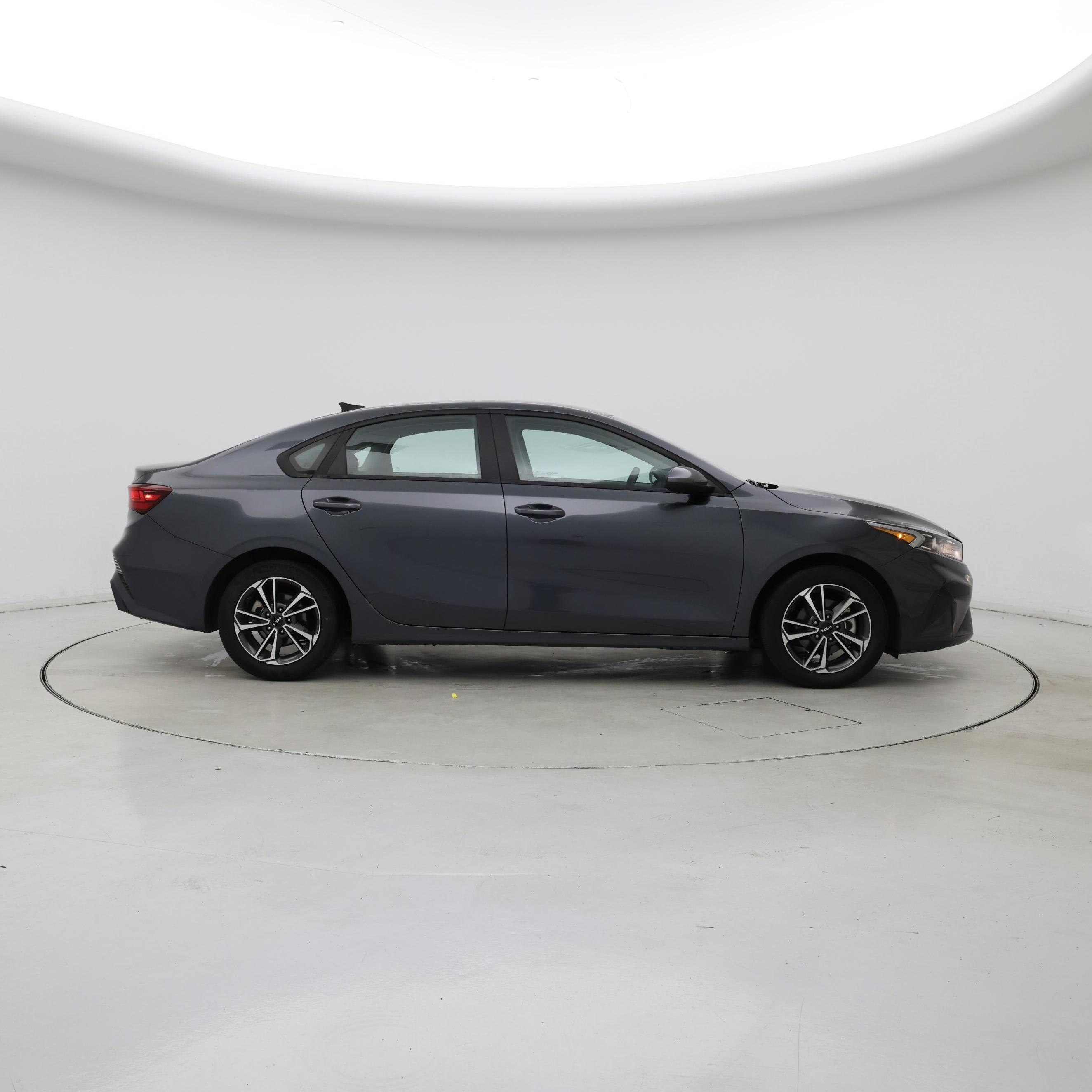 Thumbnail: 2023 Kia Forte - 7