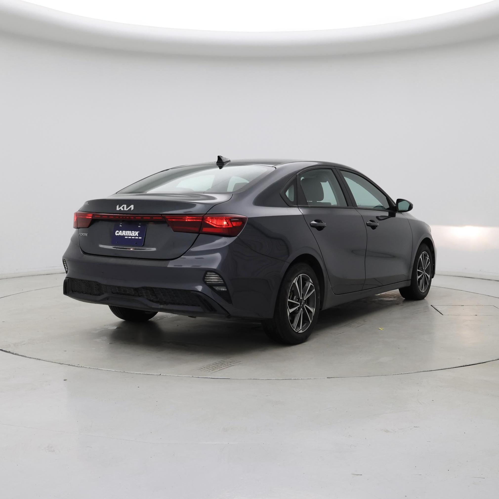 Thumbnail: 2023 Kia Forte - 8