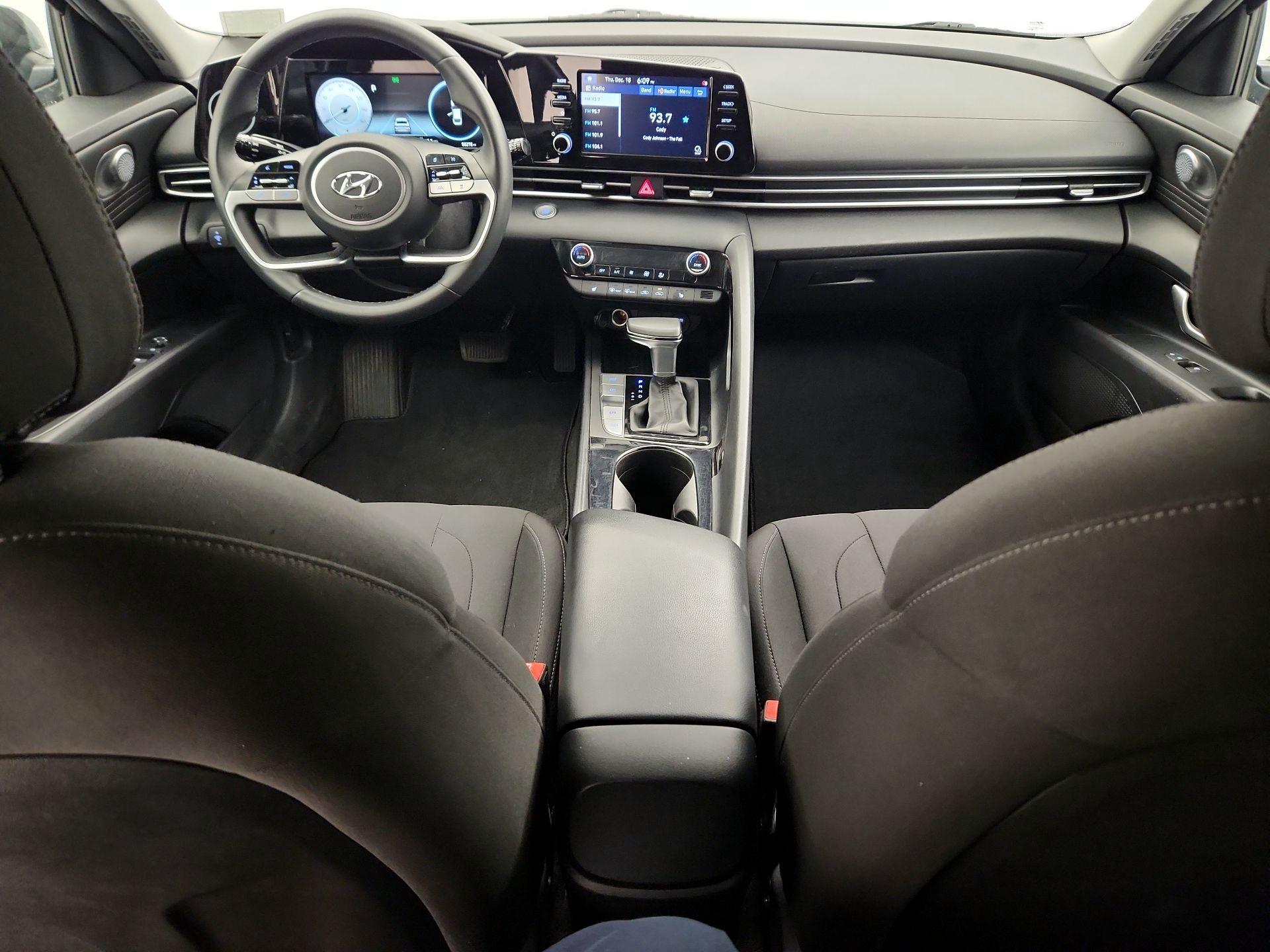 Thumbnail: 2021 Hyundai Elantra - 9