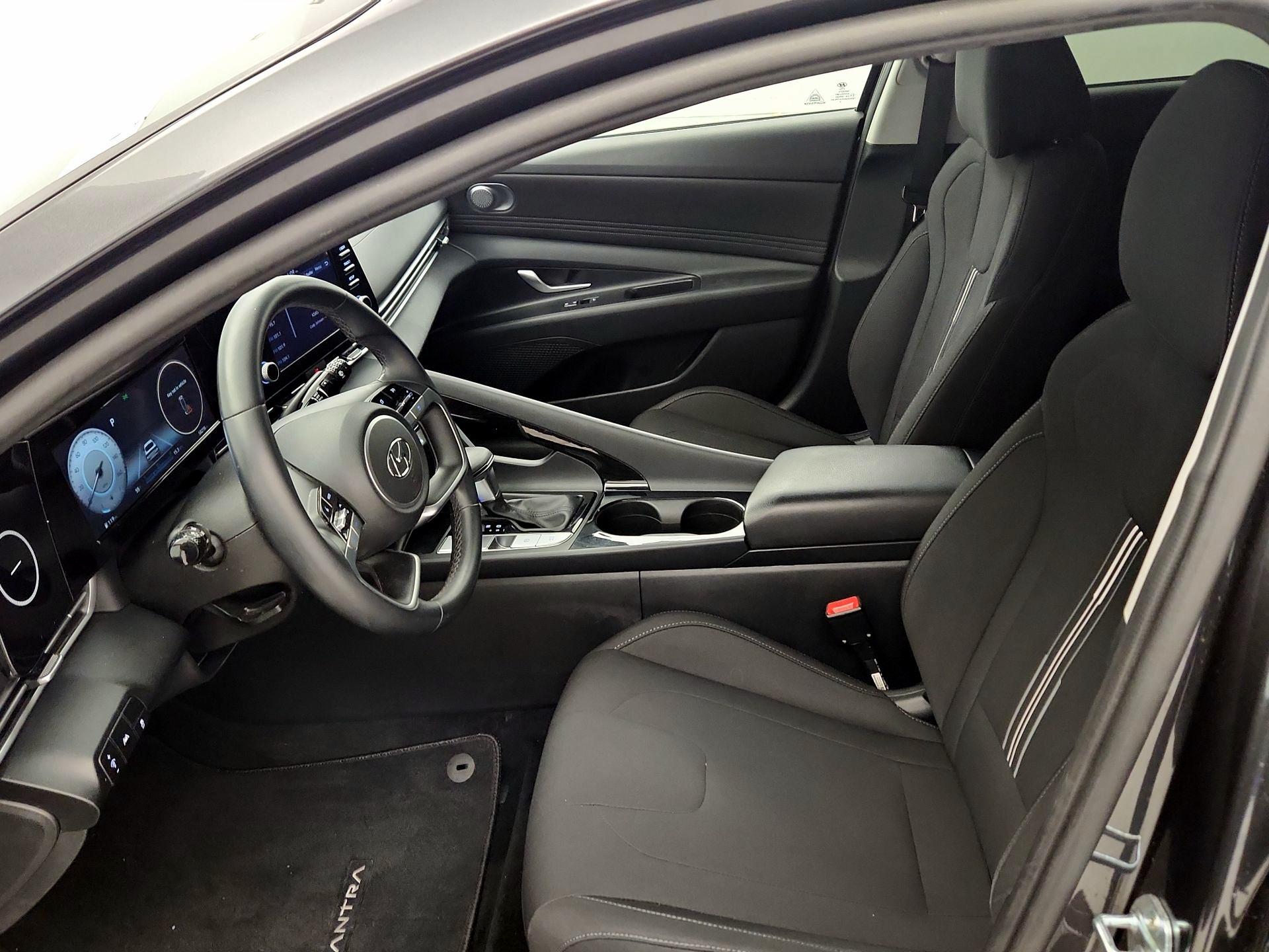 Thumbnail: 2021 Hyundai Elantra - 11