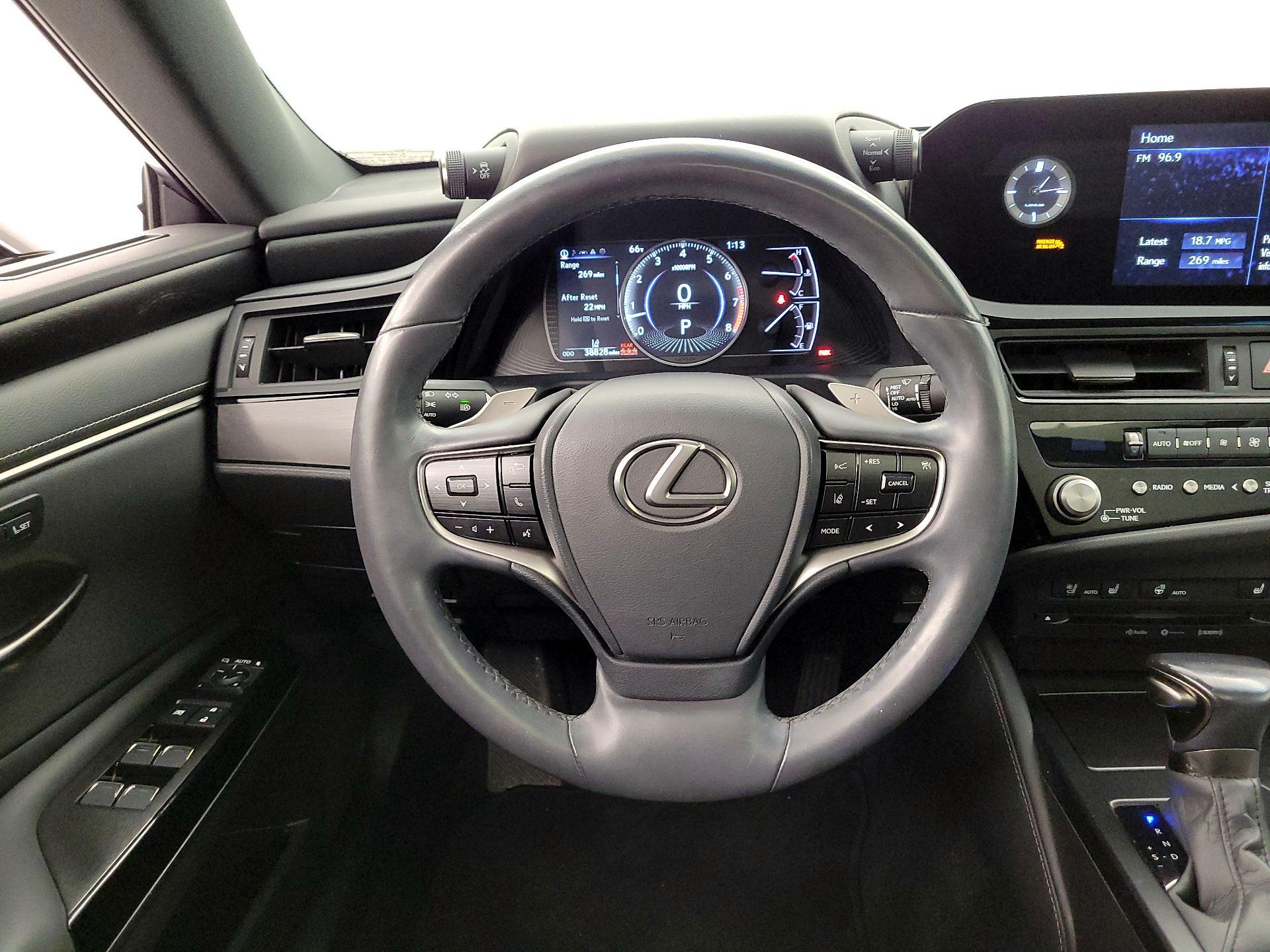 Thumbnail: 2022 Lexus ES - 10