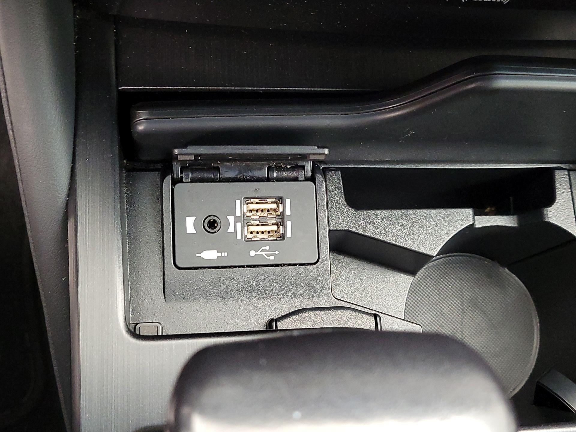 Thumbnail: 2022 Lexus ES - 18