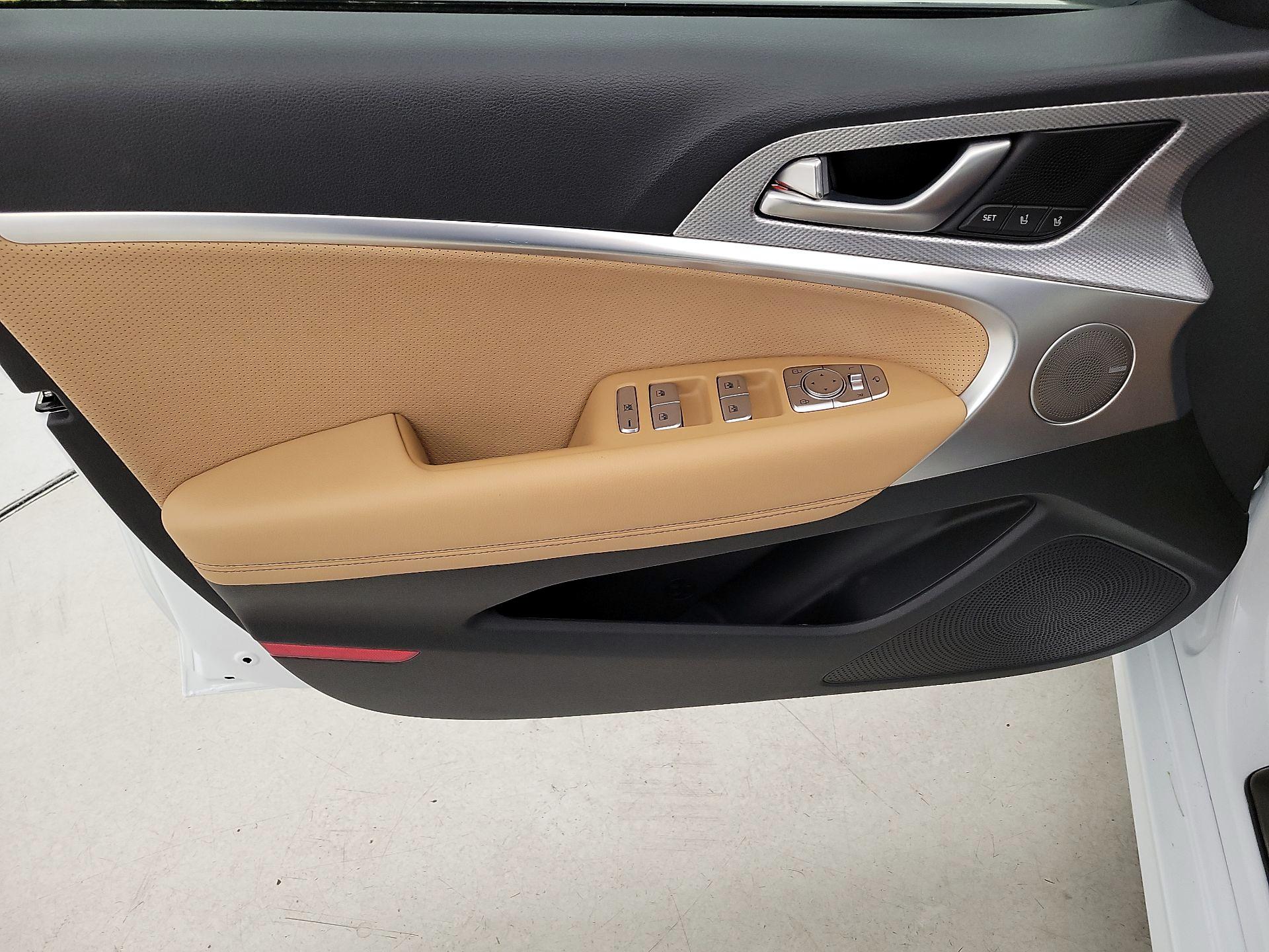 Thumbnail: 2022 Genesis G70 - 12