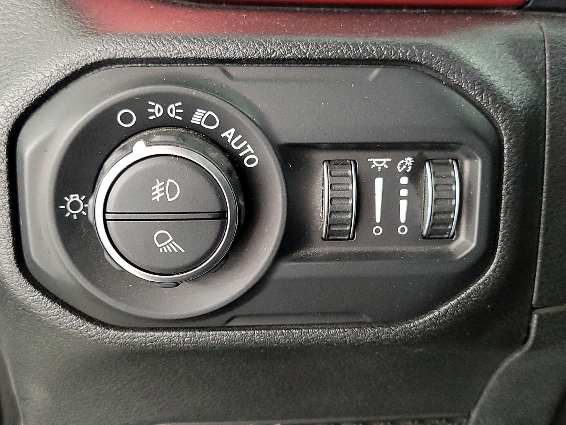 Thumbnail: 2021 Jeep Gladiator - 13