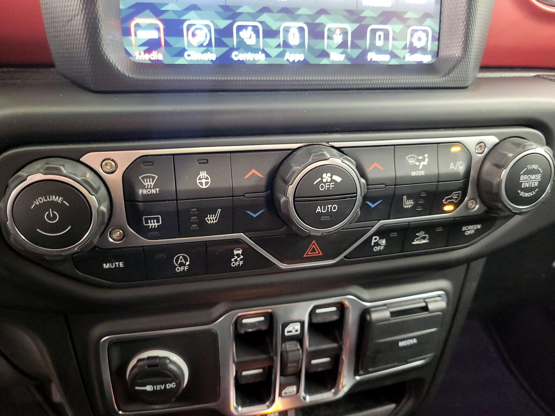 Thumbnail: 2021 Jeep Gladiator - 17