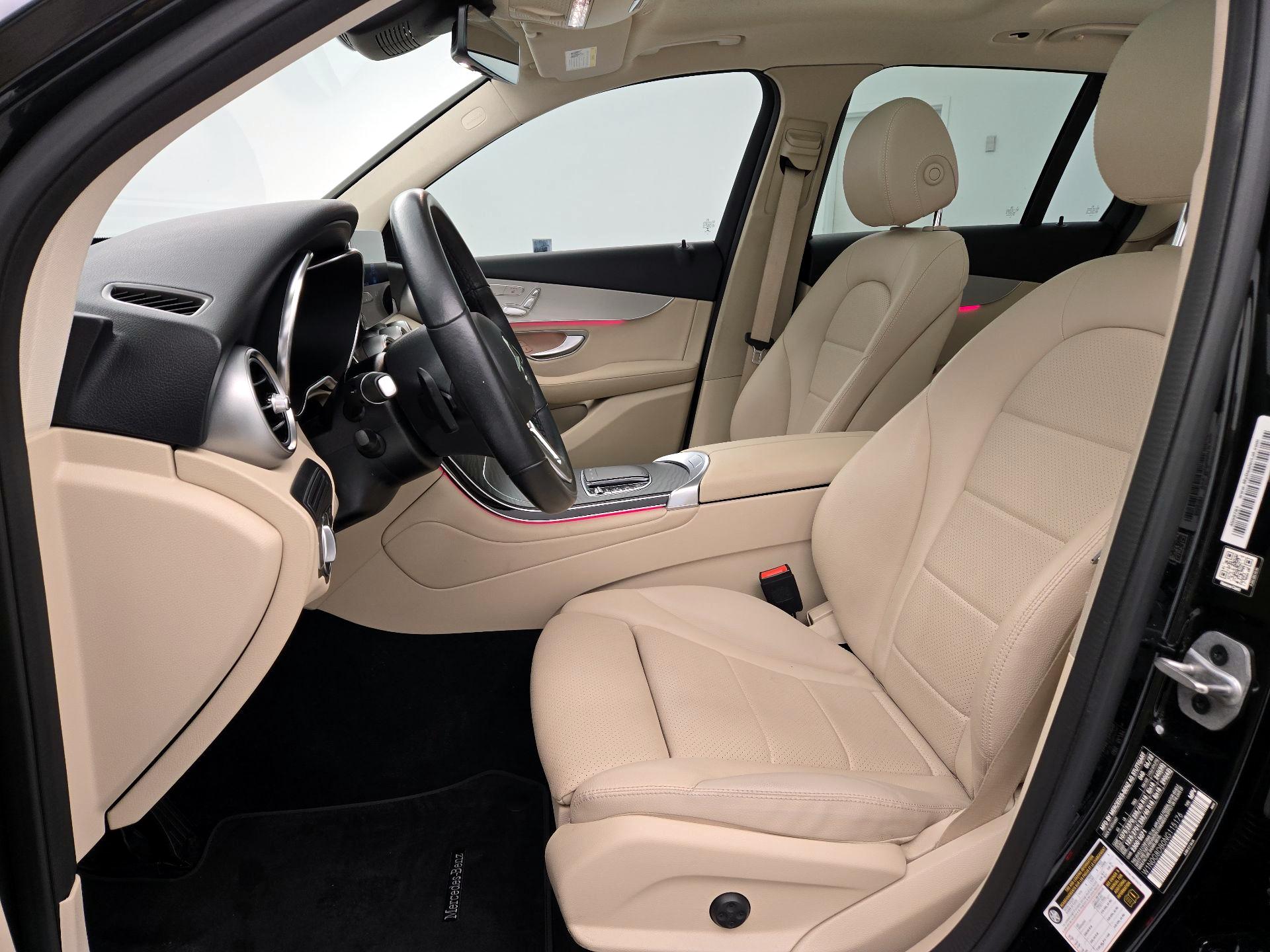 Thumbnail: 2022 Mercedes-Benz GLC - 11