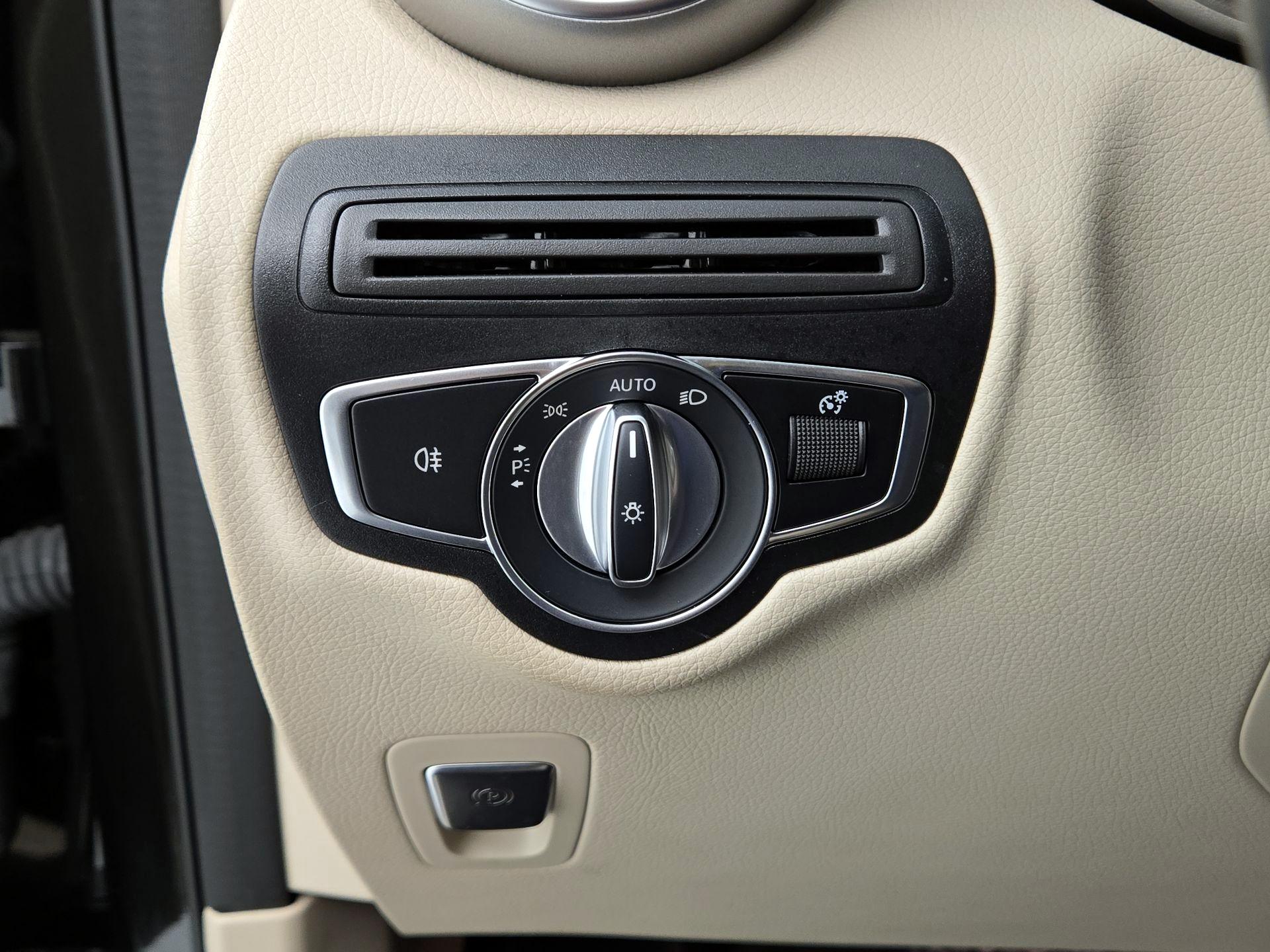 Thumbnail: 2022 Mercedes-Benz GLC - 13