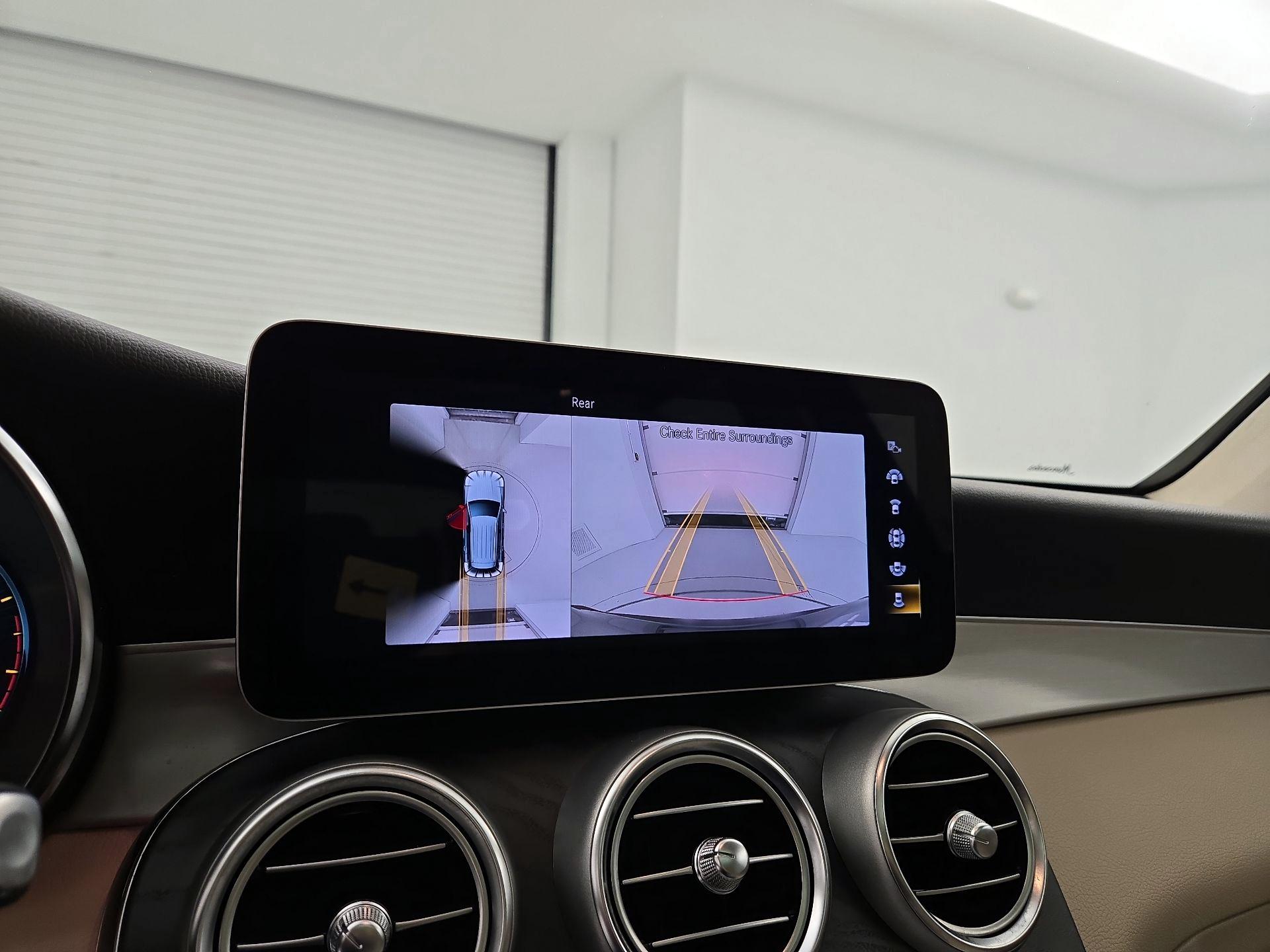 Thumbnail: 2022 Mercedes-Benz GLC - 14